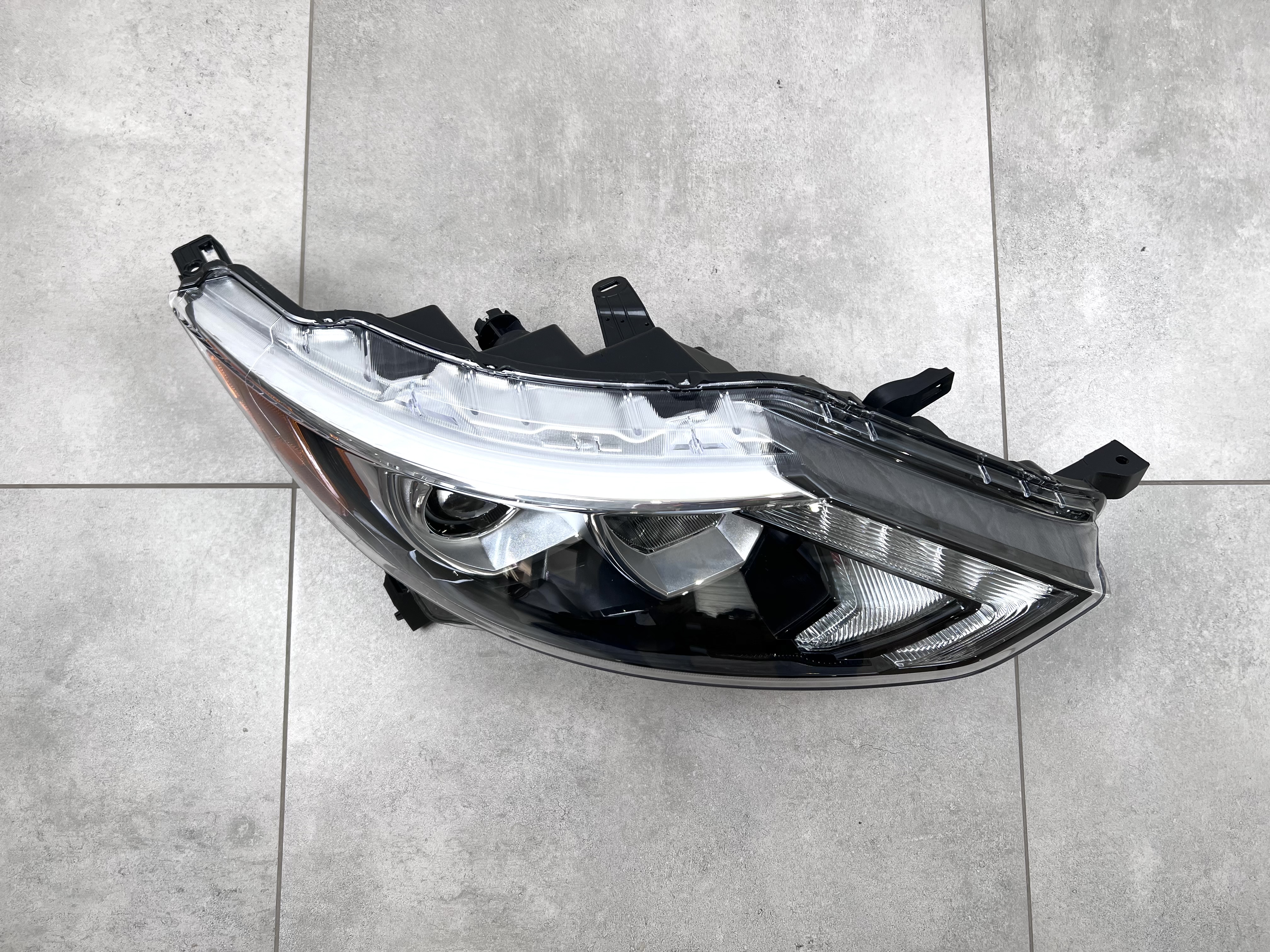 Права фара галоген Nissan Rogue Sport 2015-2019 6