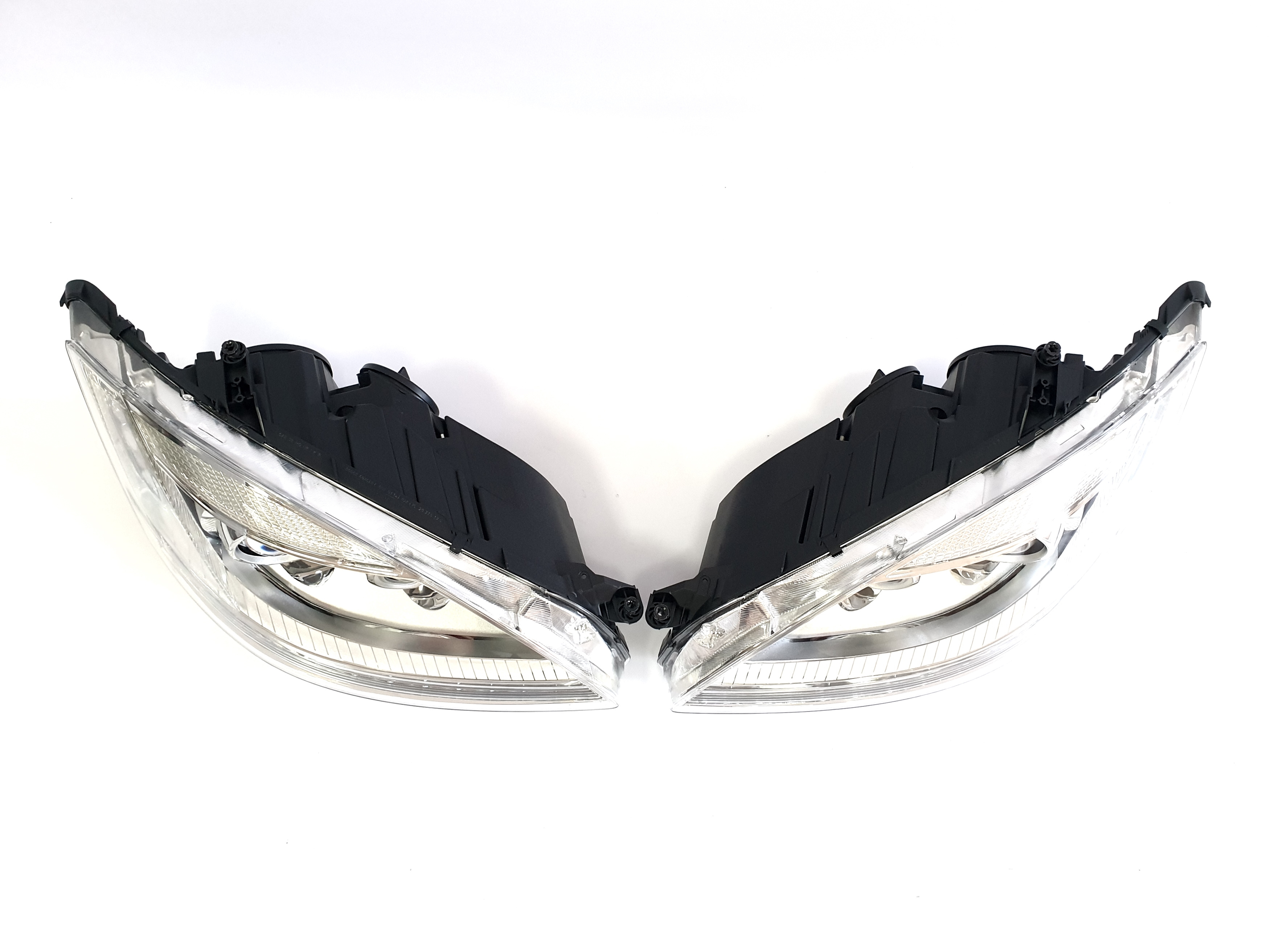 Передні фари (Bi-Xenon Adaptive) без блоков на Mercedes-Benz S-Class W221 2009-2013 року 2