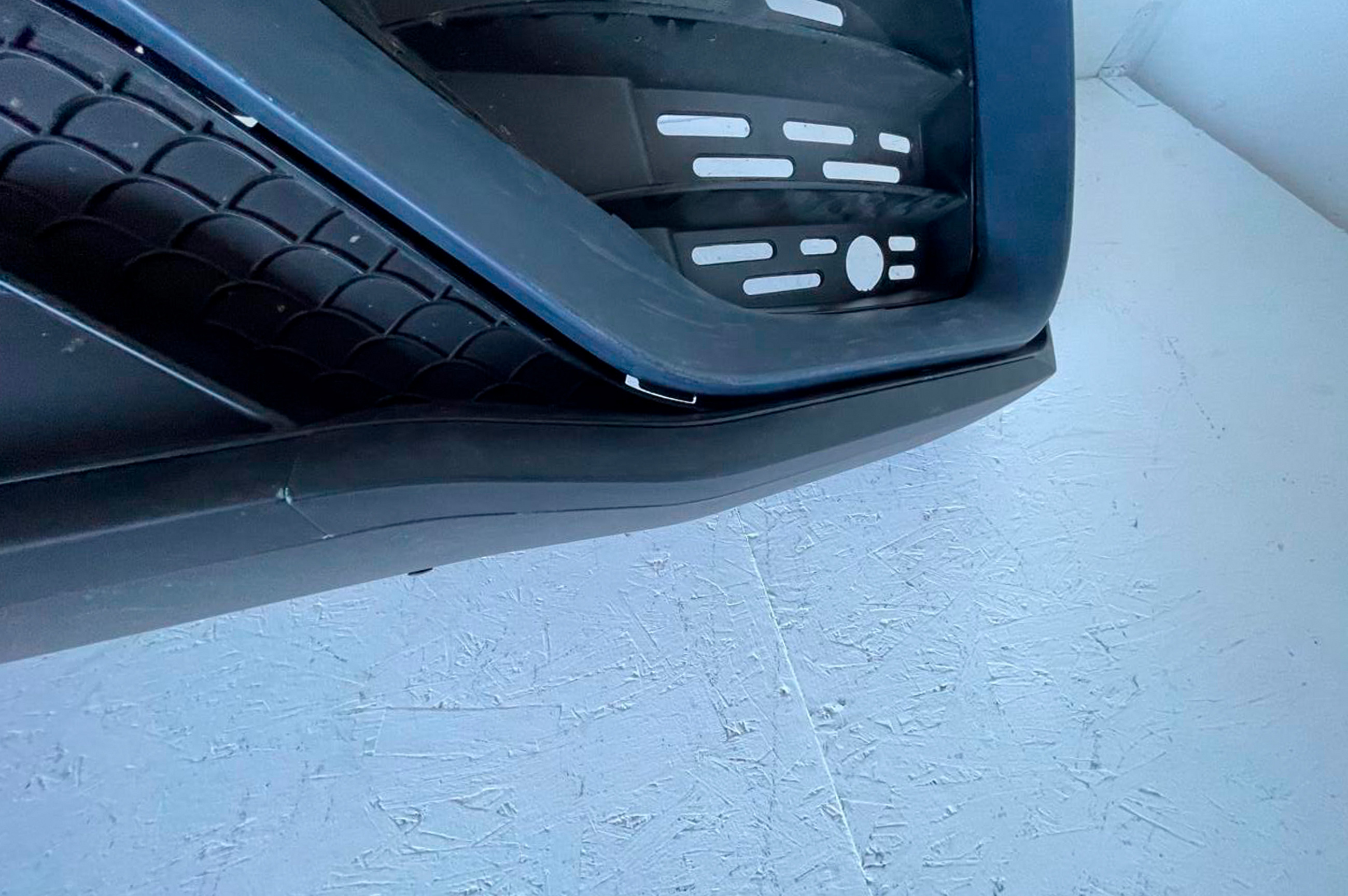 Вставка в передній бампер GLC63 AMG 2015-2019 (ліва сторона) 5