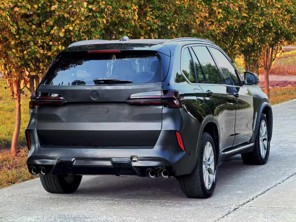 Комплект рестайлінгу в X5M F95 2024 р. (з заміною кришки багажника) 4