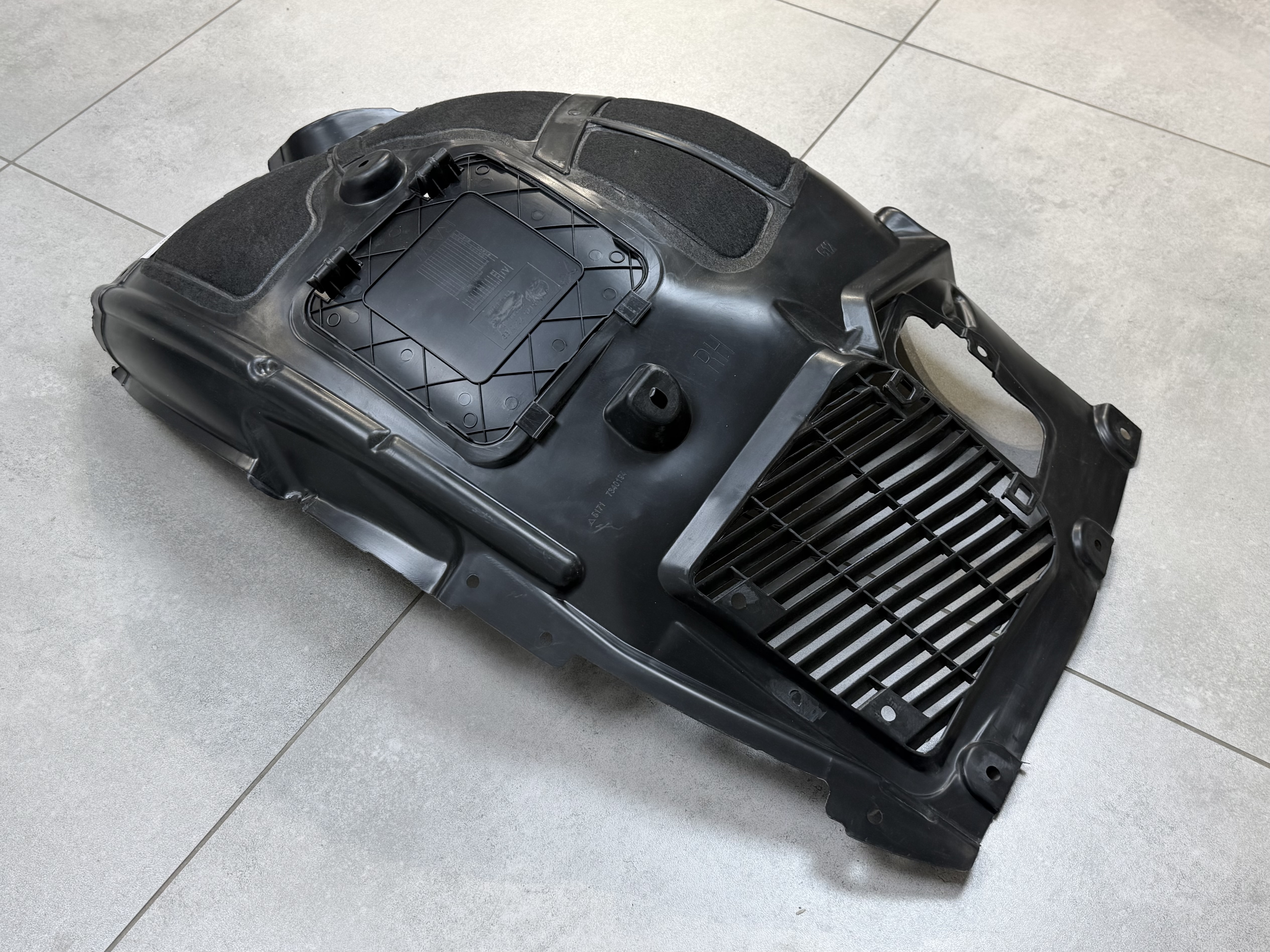 Підкрилок правий передній 51717493366 для BMW 7 series G11 G12 2015-2021 4