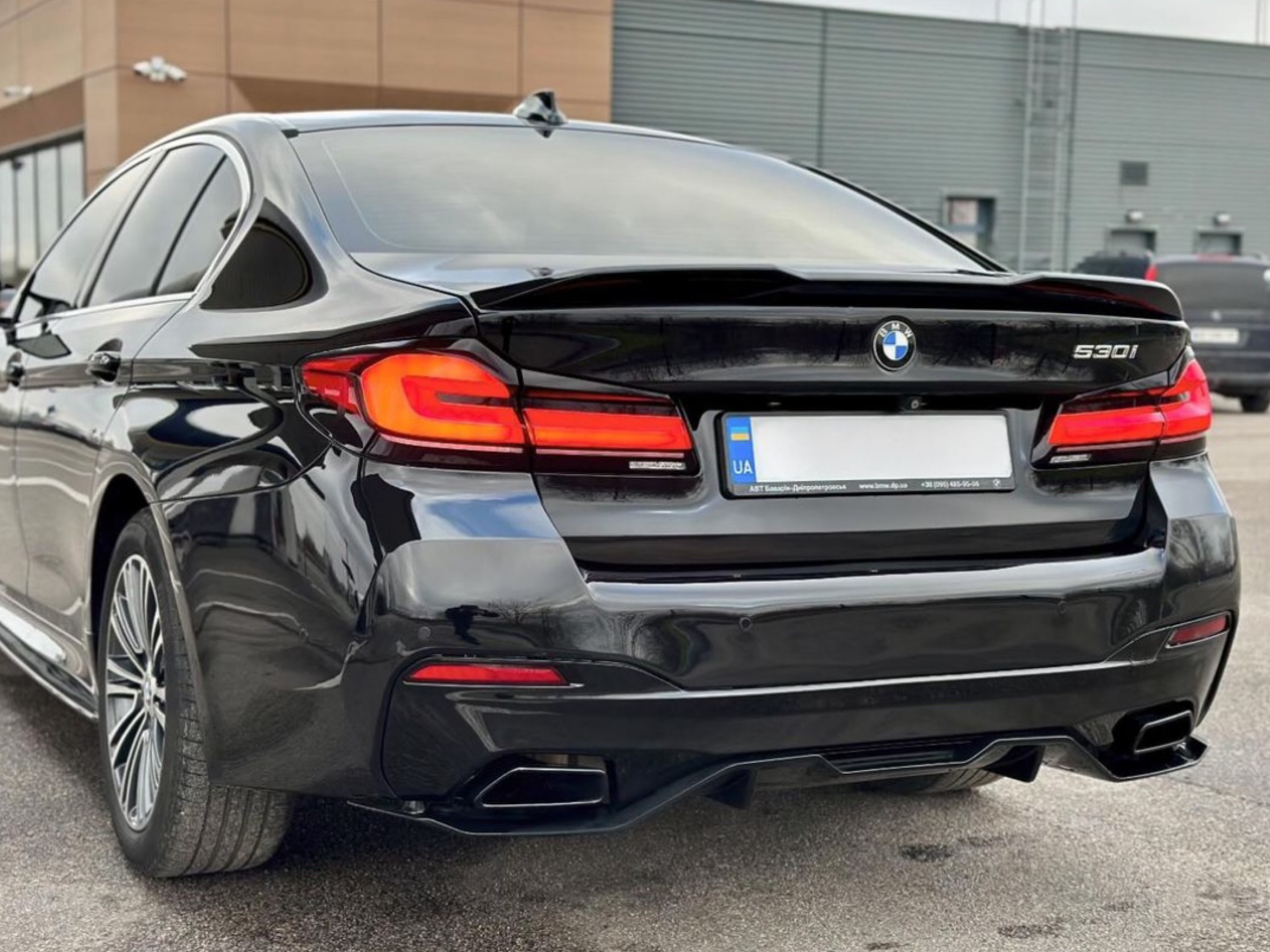Дифузор накладка заднього бампера M Performance BMW 5 series G30 2017- чорний глянець 6