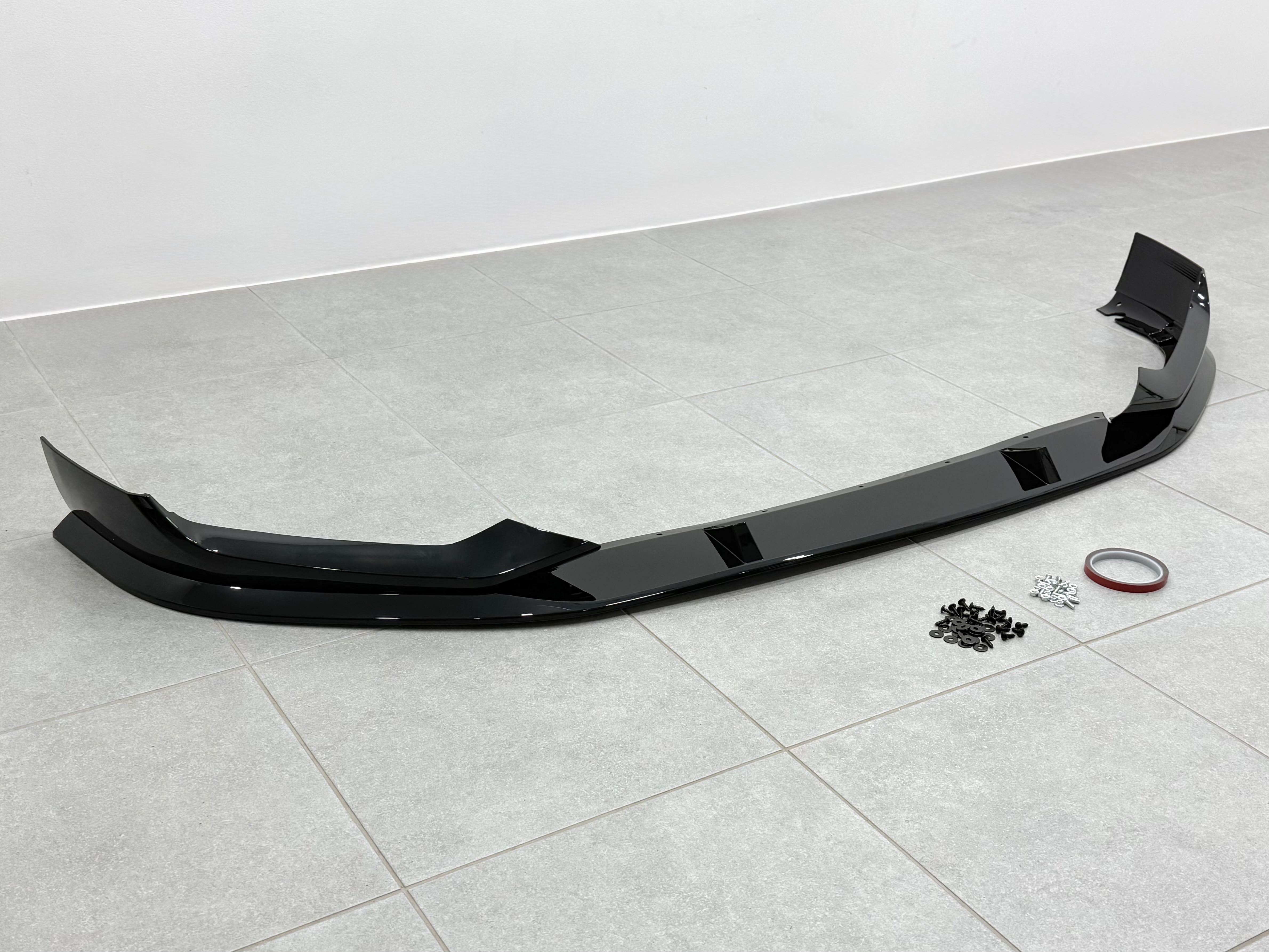 Накладка юбка переднього бампера M-Paket Competition LCI для BMW 5 series G30 2020-2023, чорний глянець 4