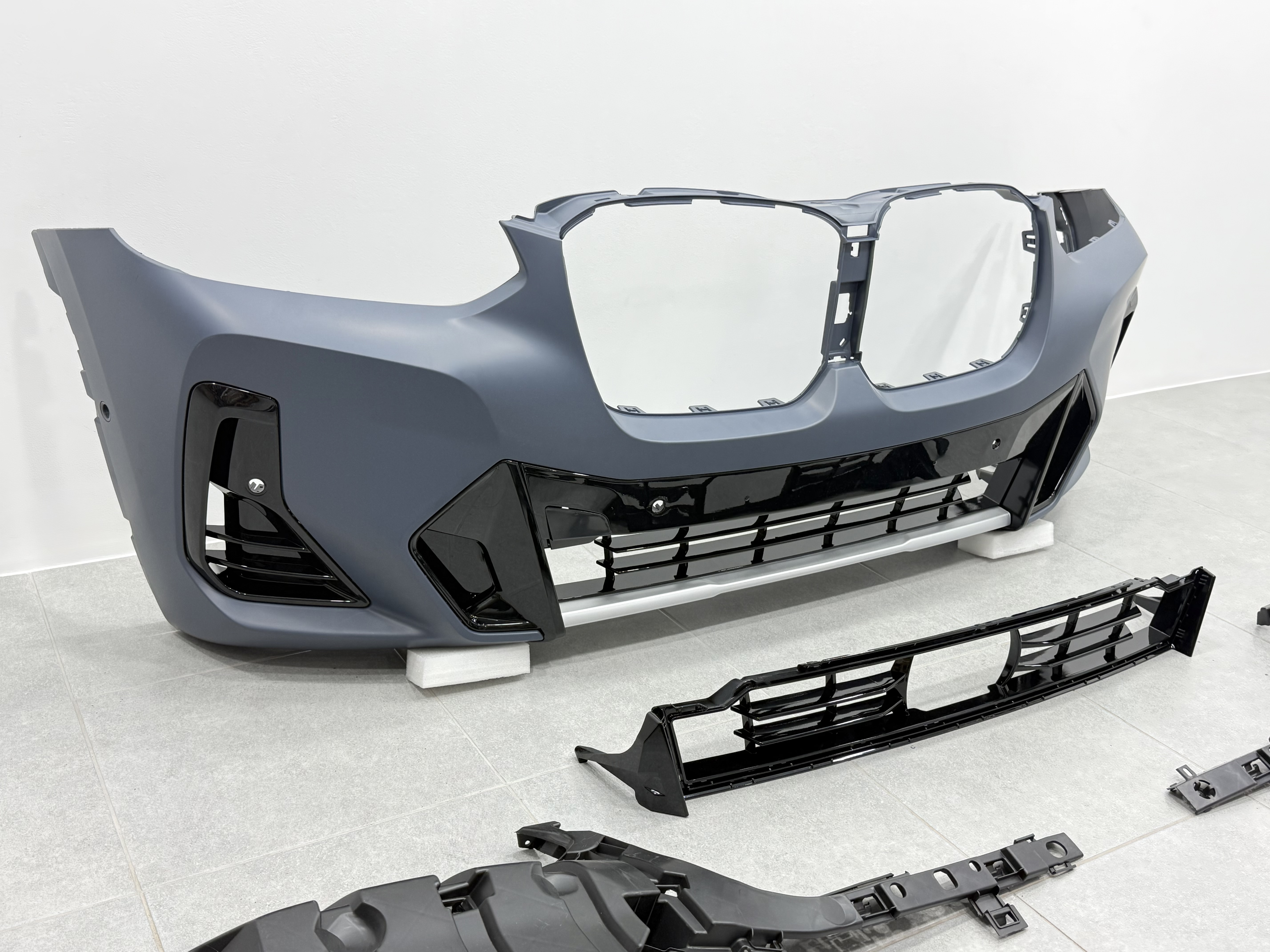 Передній бампер M paket у зборі для BMW X3 G01 X4 G02 2021-2024 5