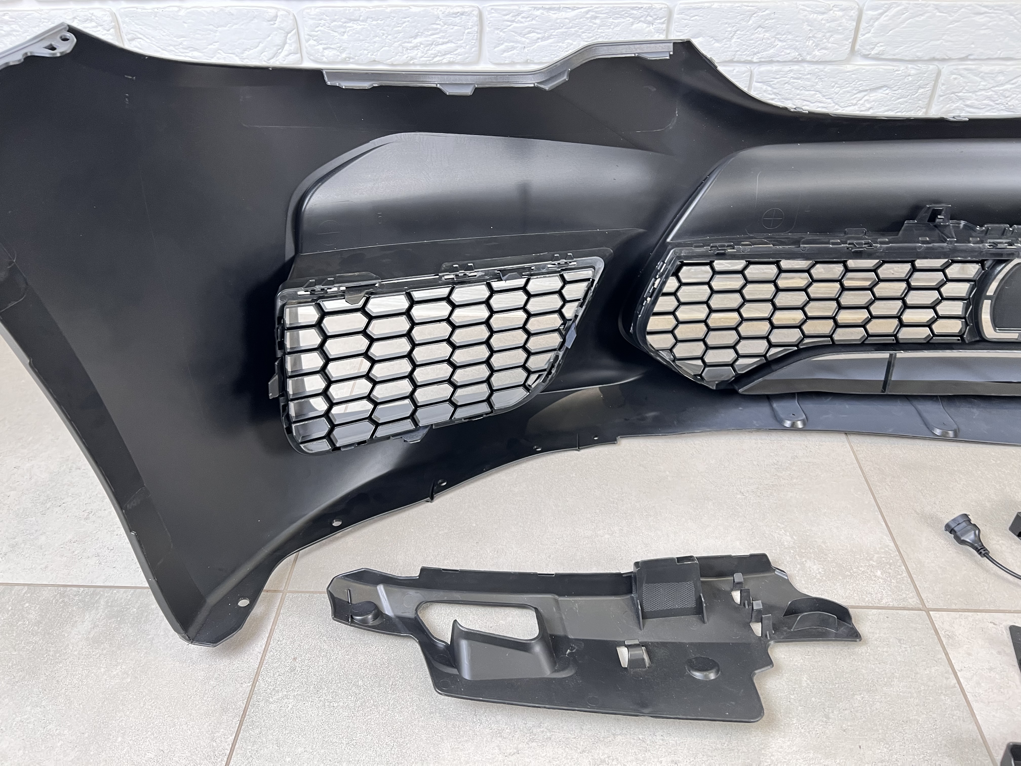 Передній бампер для BMW 5 Series G30 G31 2017-2020 у стилі M5 4