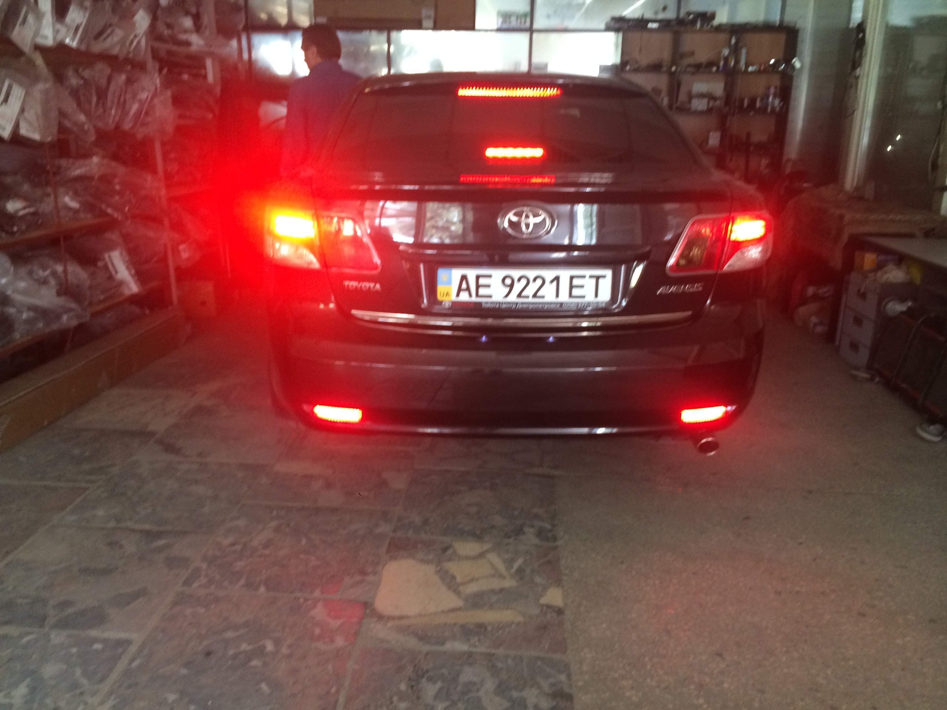 Габаритні вогні Toyota Avensis 2009-2012 3