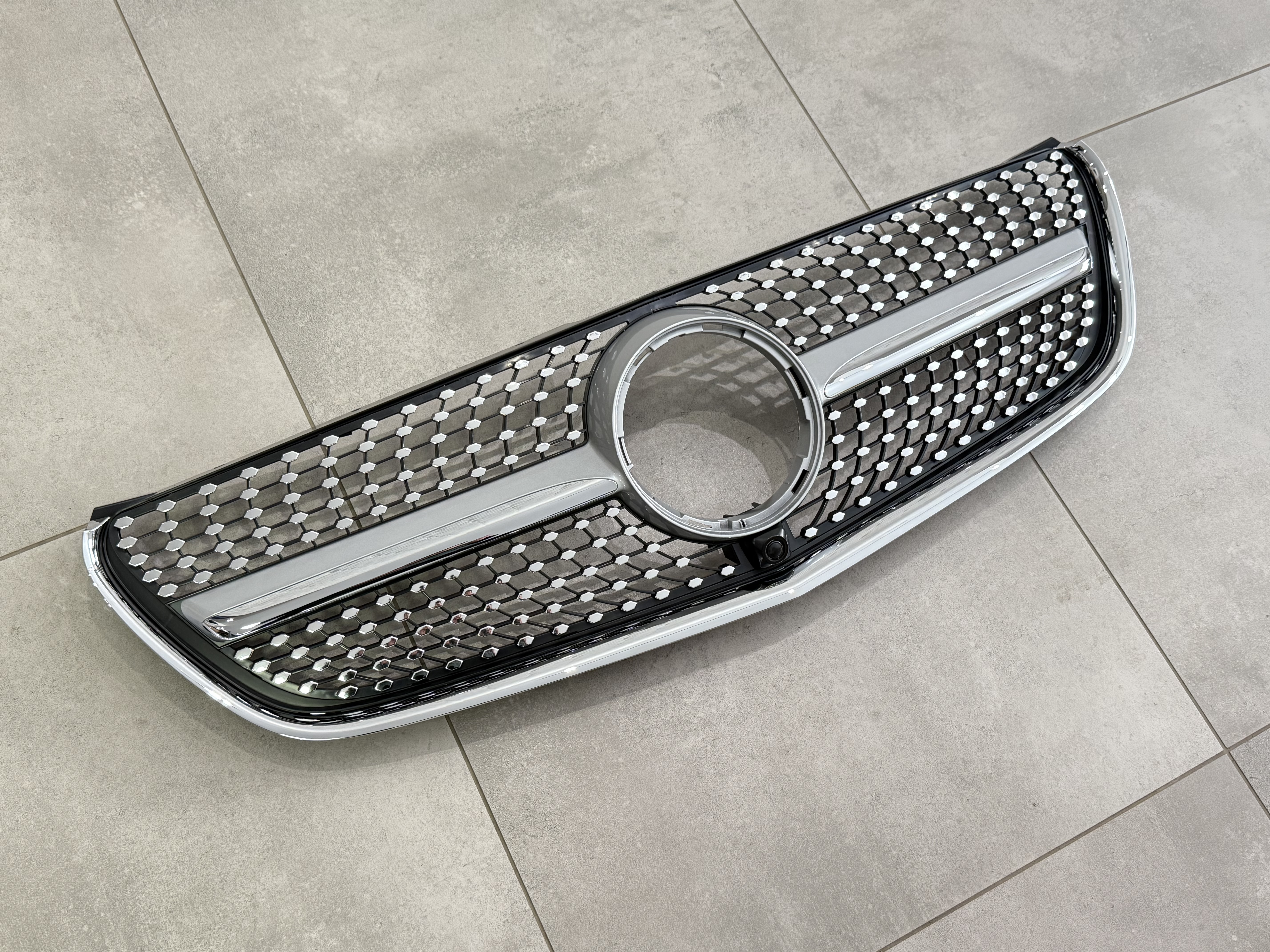 Решітка радіатора DIAMOND SILVER Mercedes Benz V-class W447 2014-2019 ДЛЯ AMG І ЗВИЧАЙНОГО 5