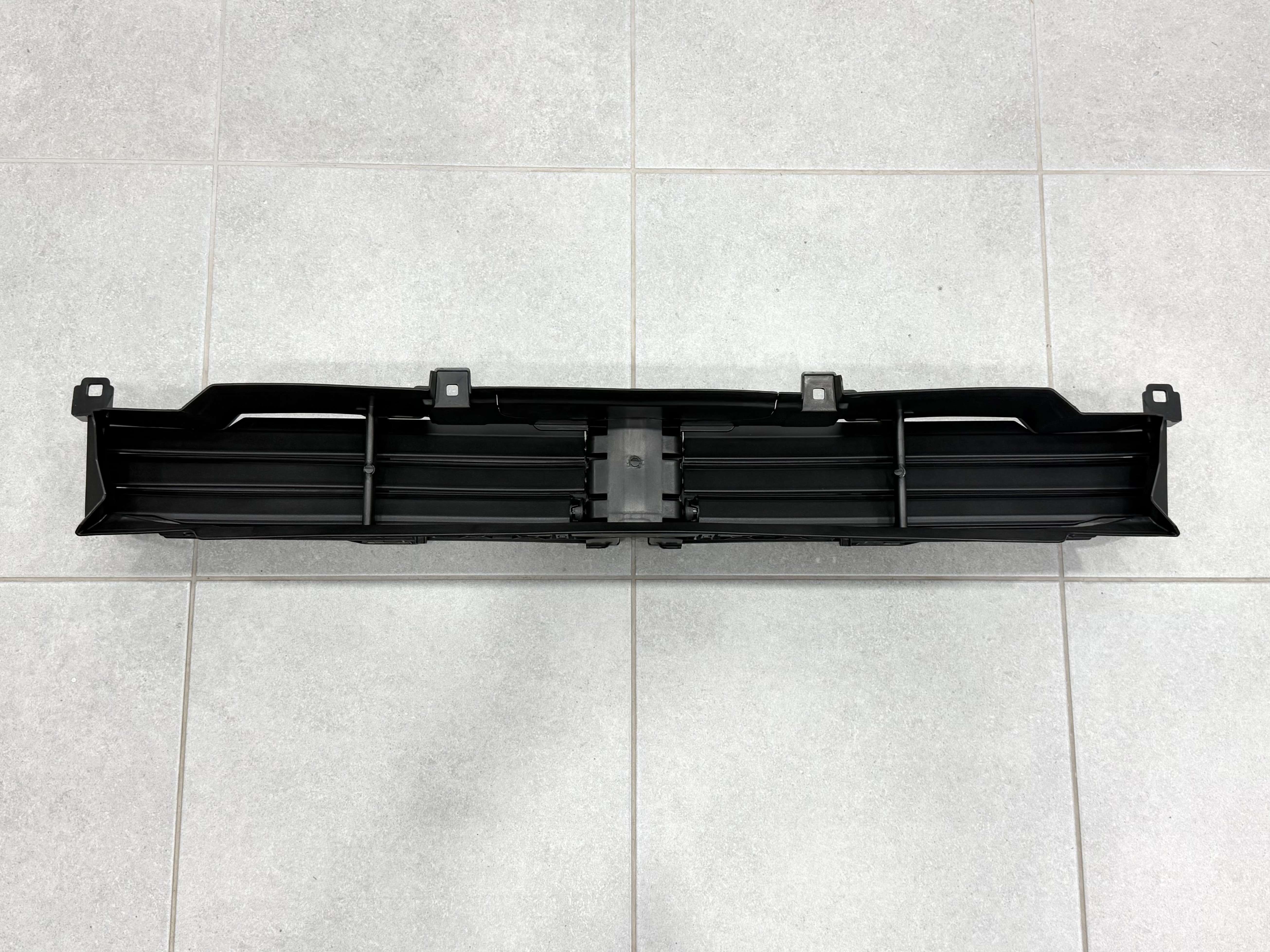 Жалюзі нижні з моторчиком 51745A1ACE2 BMW X3 G01 / X4 G02 LCI 2022-2024 2