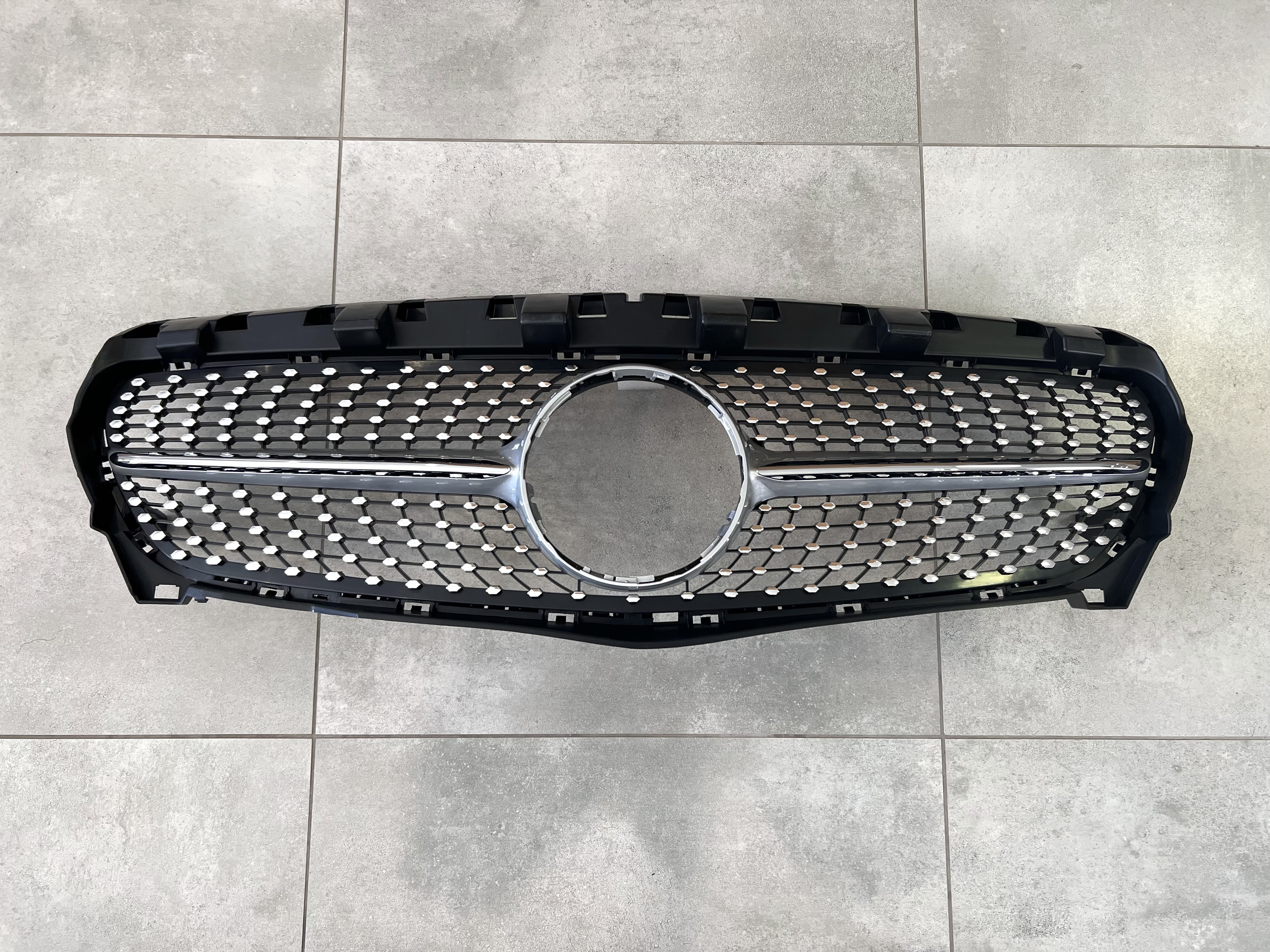 Решітка радіатора Diamond Silver для Mercedes CLA-Class W117 2013-2015 2