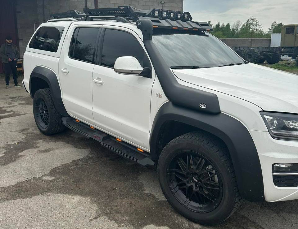Козирок лобового скла під багажник DAKAR (LED) 4