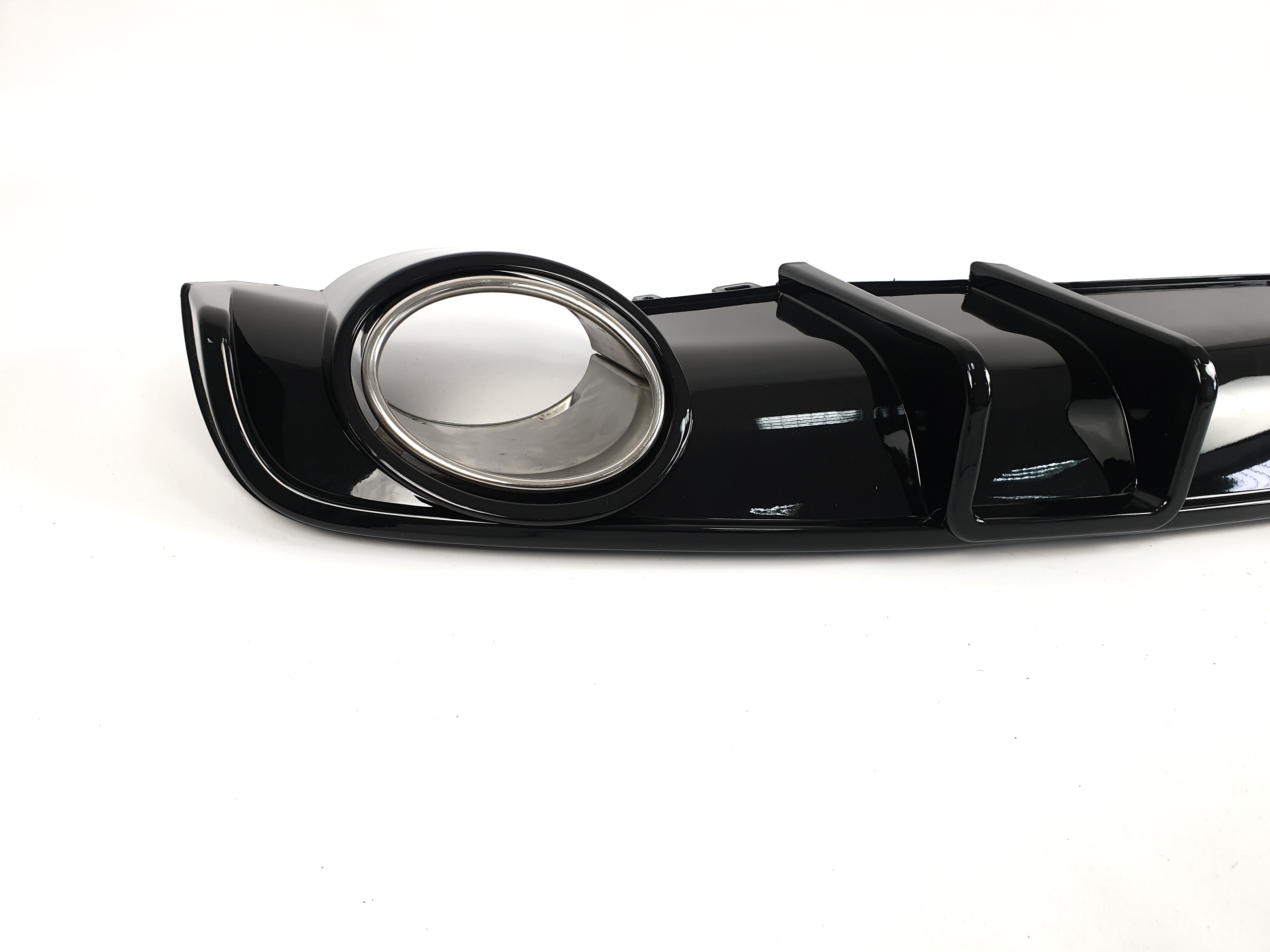 Дифузор (заднього бампера) Full Black / Chrome Pipe (в стилі RS4) V2 S-Line на Audi A4 B9 2015-2019 року 2
