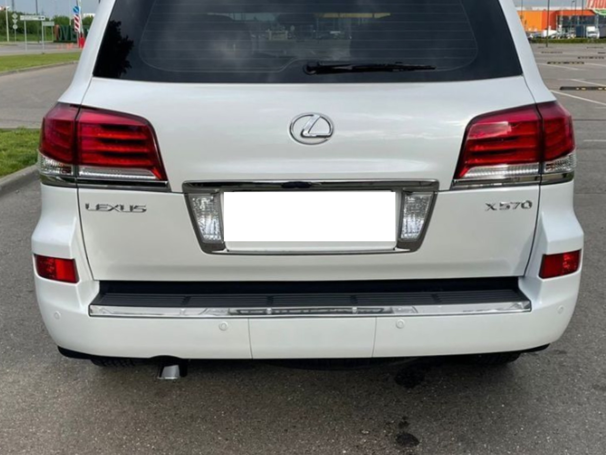 Заглушка бампера під фаркоп (не F-Sport) Lexus LX 570 2012-2015 2
