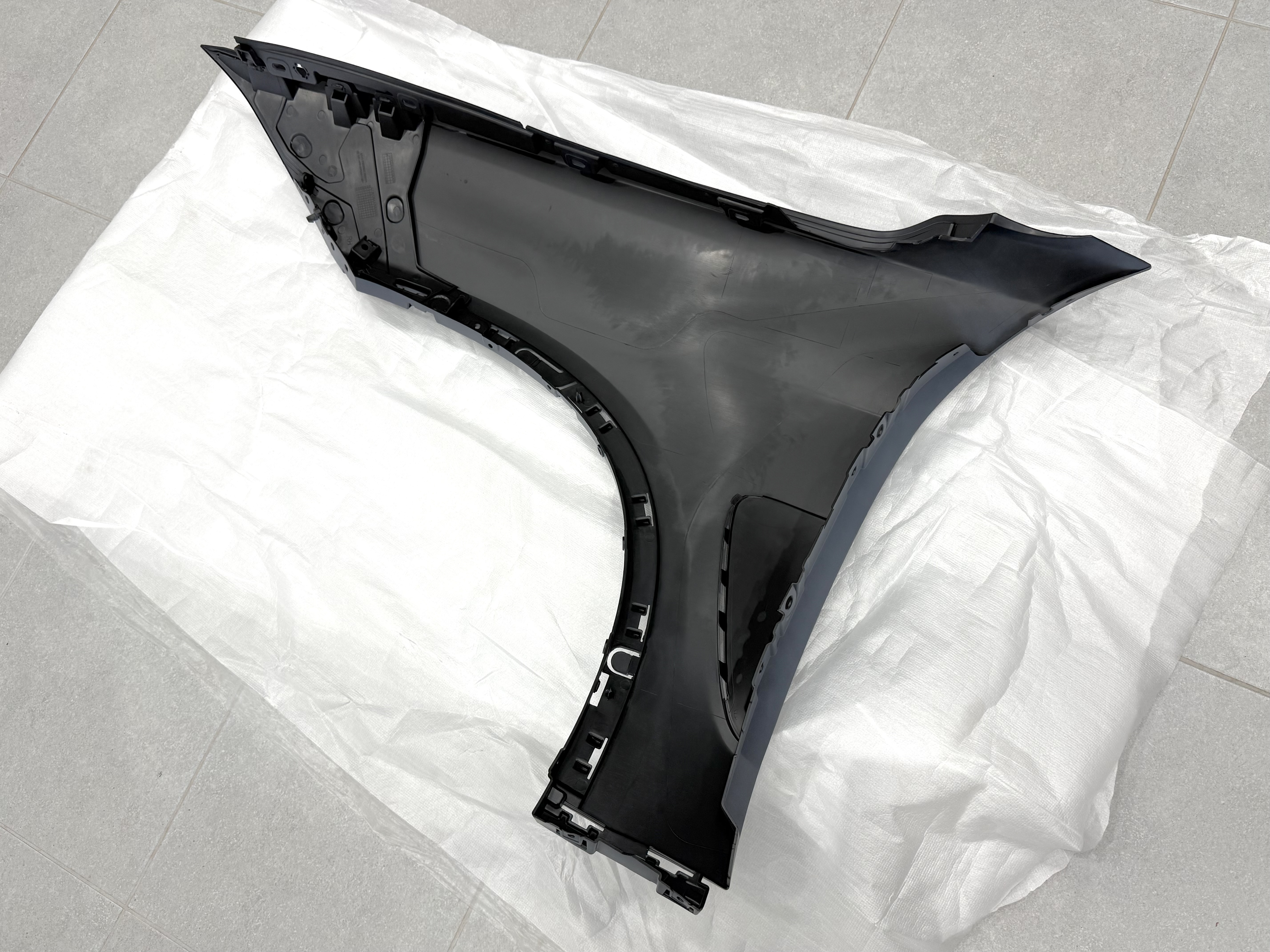 Крило праве BMW X5 F15 2013-2018 51657373542 пластик 4