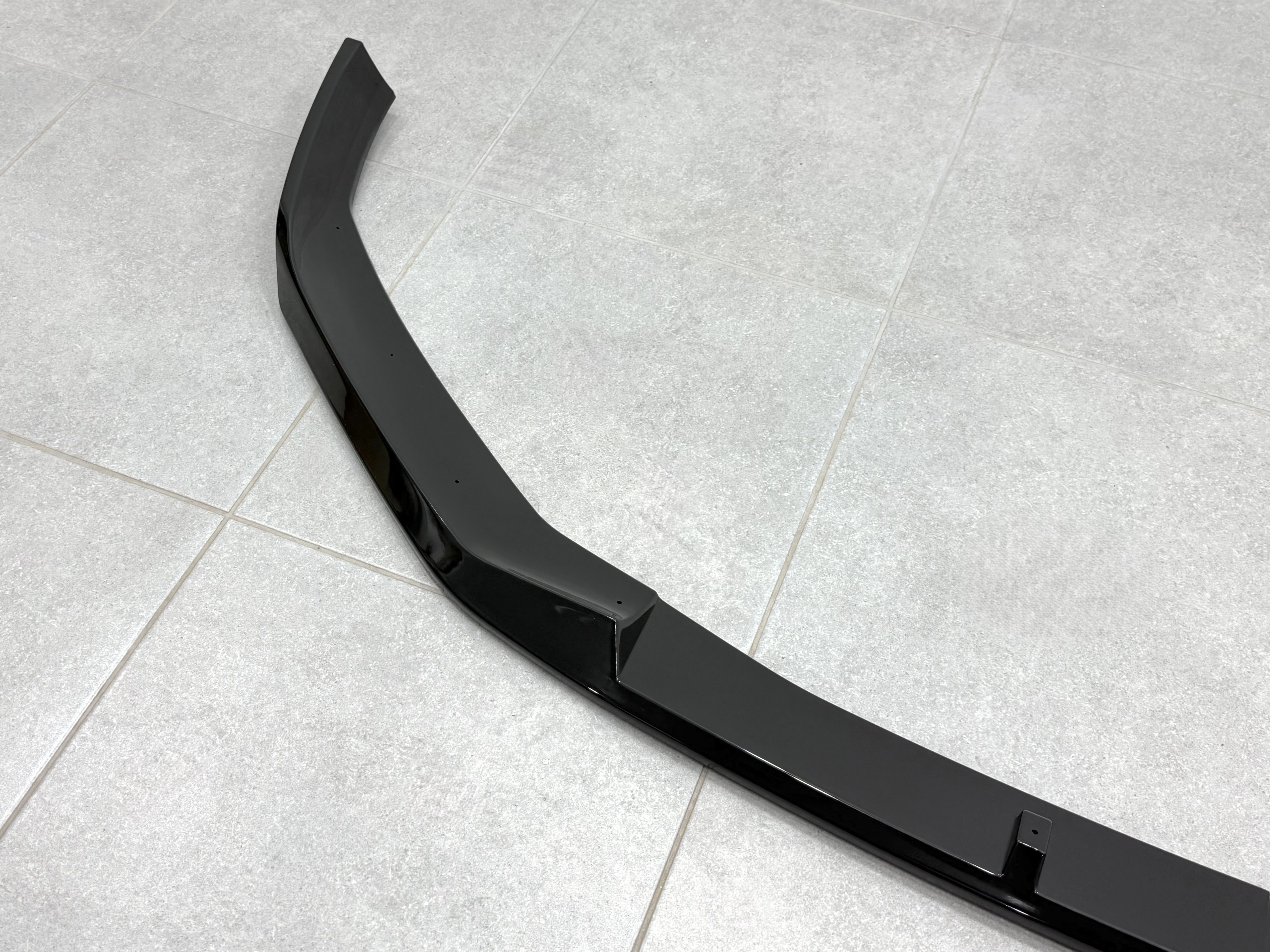 Накладка переднього бампера M-Paket BMW 5 series G30 G31 LCI 2020-2023, чорний глянець 4