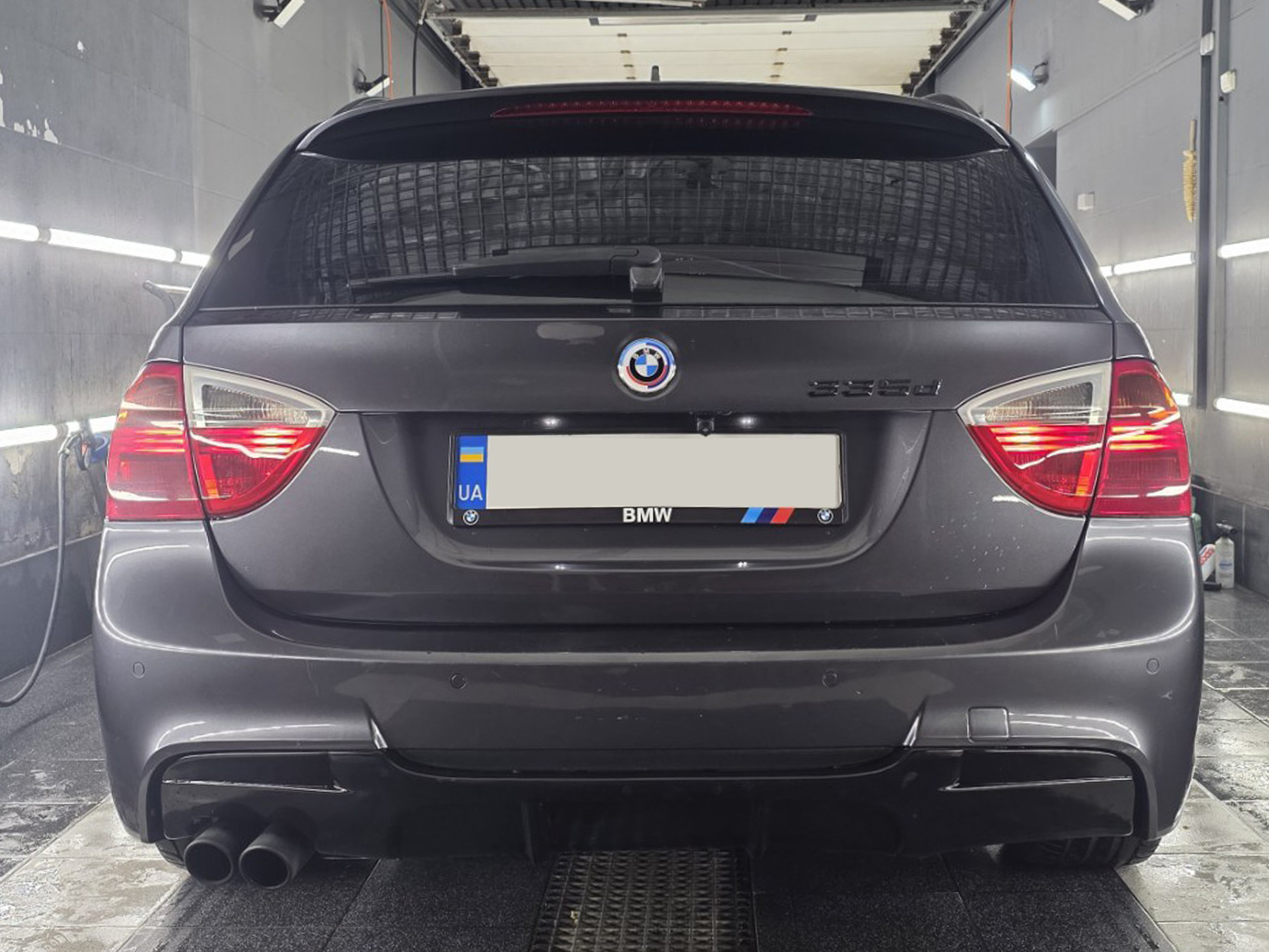 Задній дифузор V-5 (для E90 M-Sport, чорний глянець)