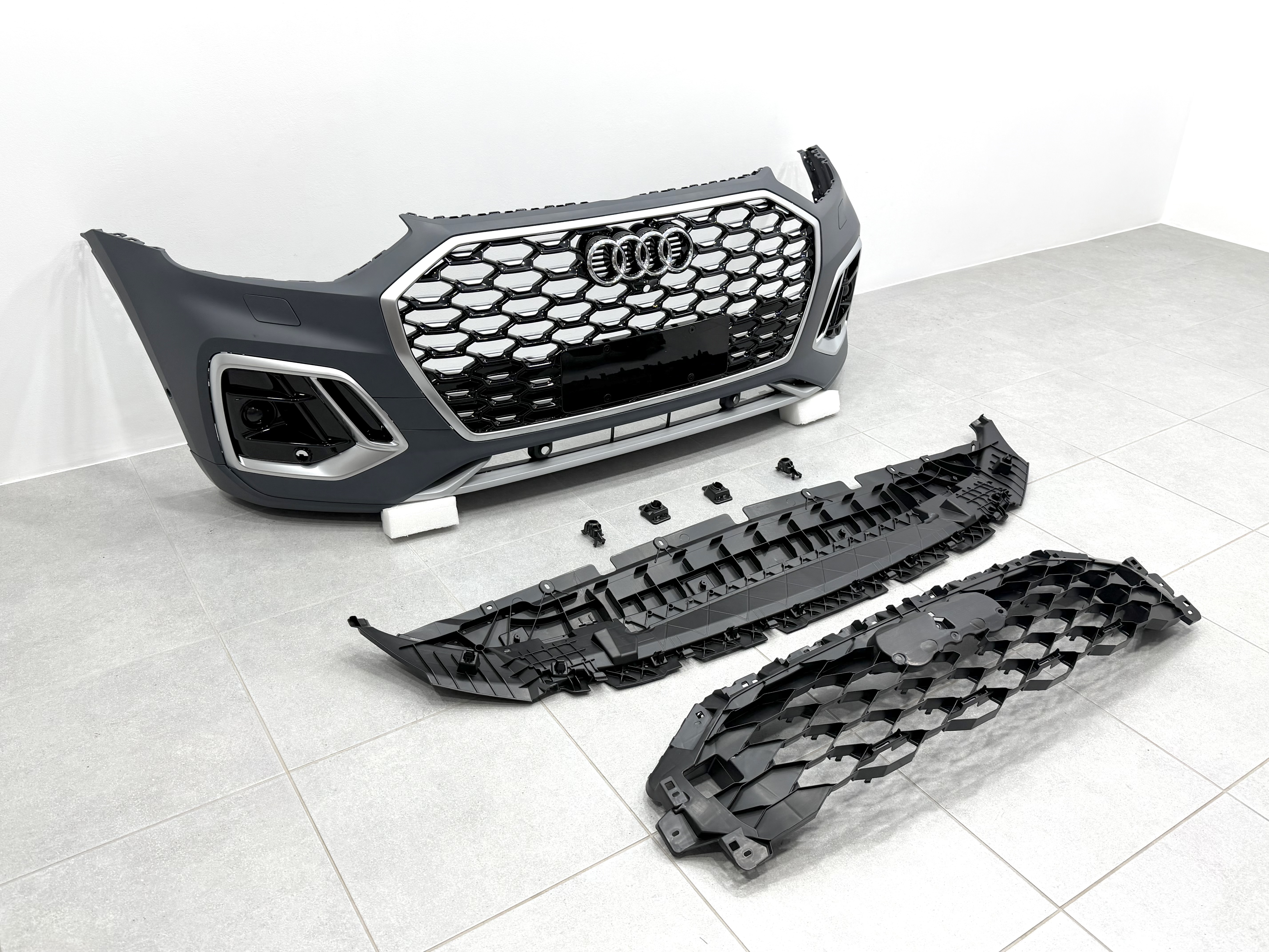 Бампер передній у зборі для Audi Q5 Sportback 2021-2024 4