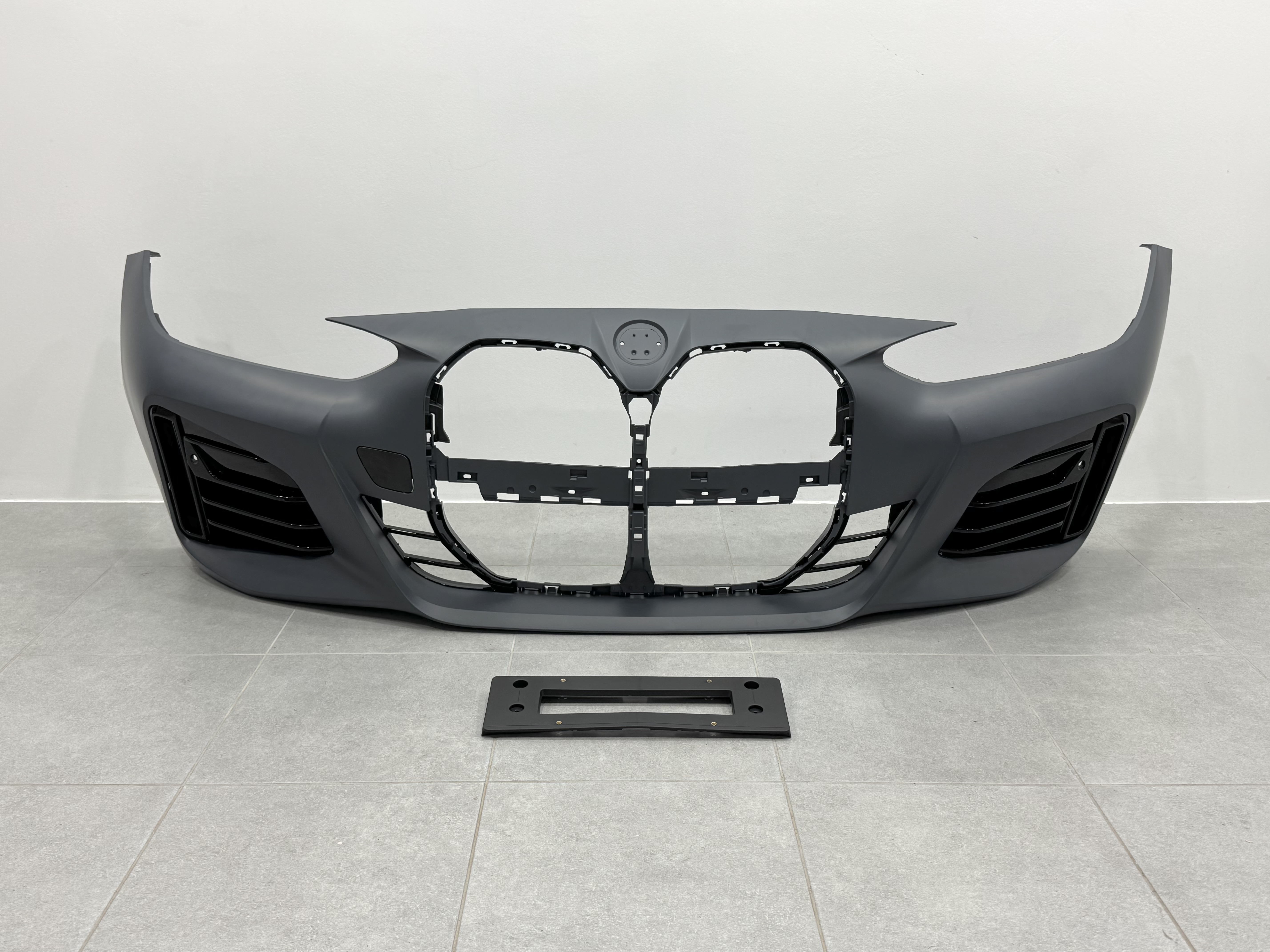 Передній бампер M paket BMW 4 series G26 2020- 2