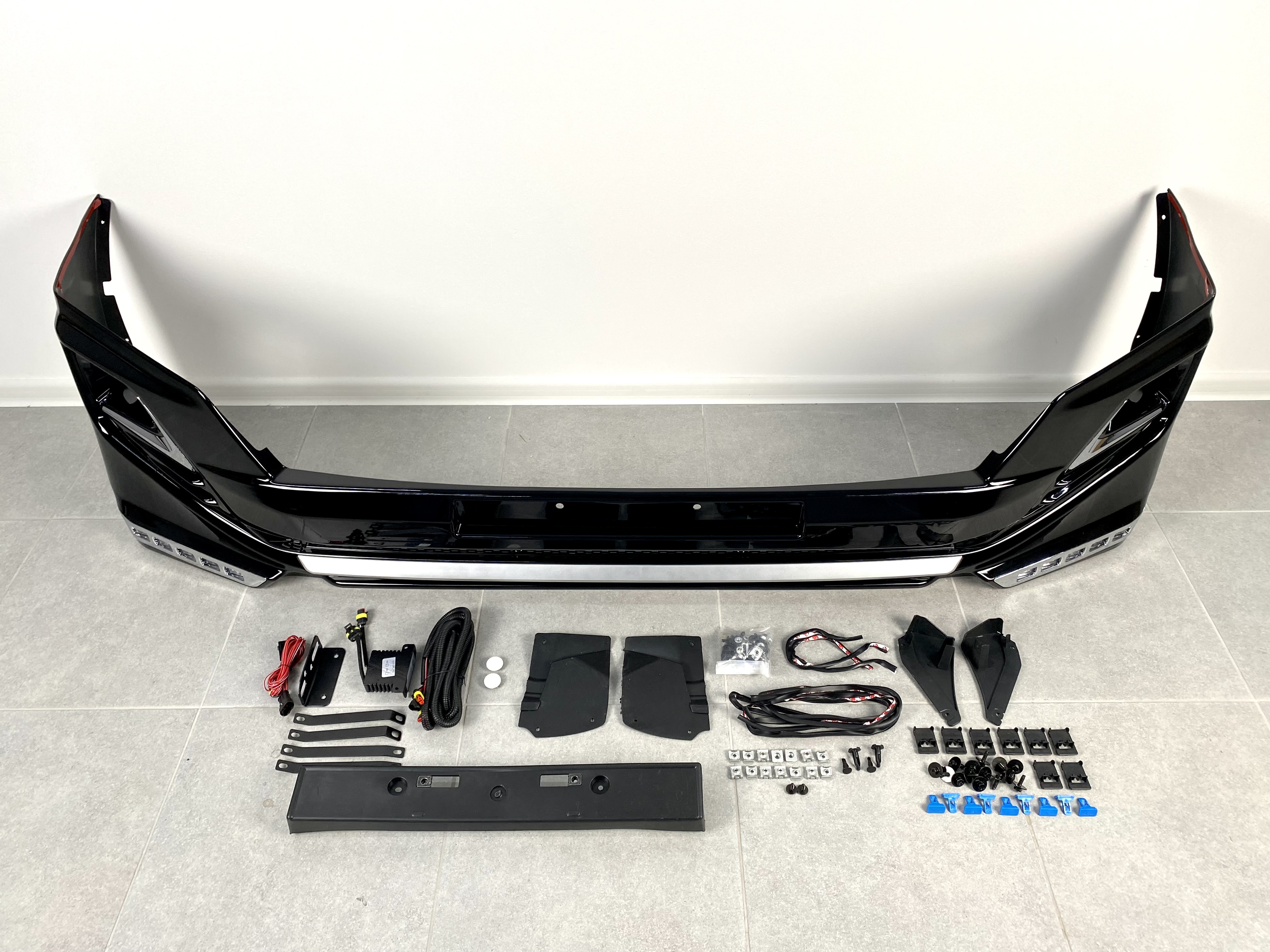 Спідниця переднього бампера Modelista LED Toyota Land Cruiser Prado 150 2013+ ABS чорний колір 3
