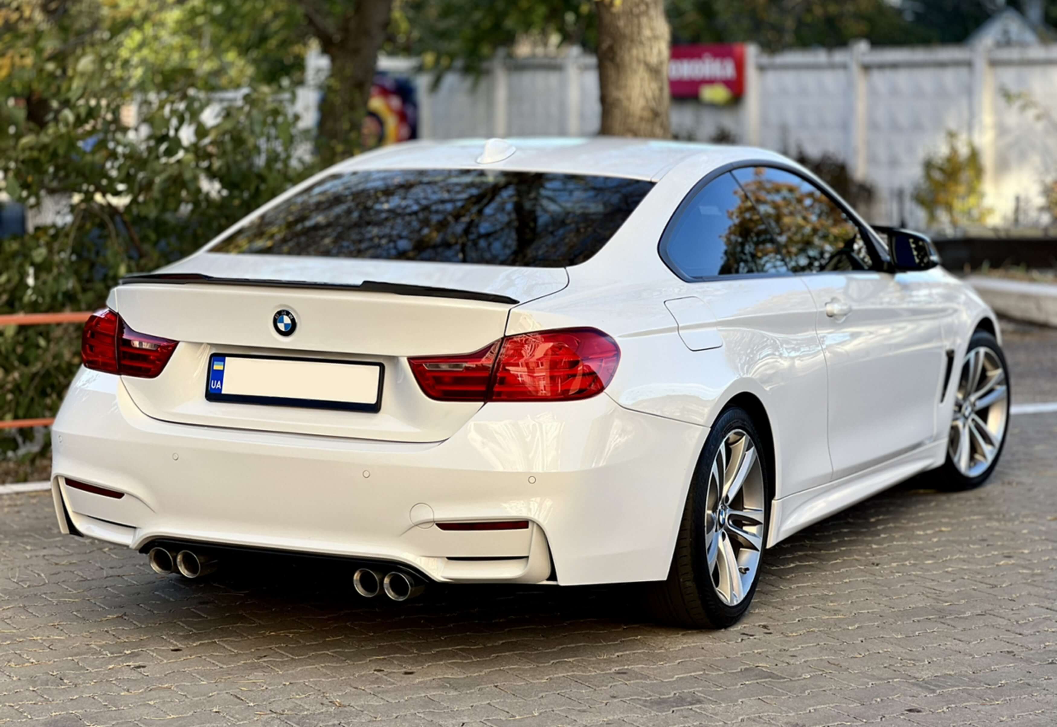 Накладки на пороги (стиль M4 F82) на BMW 4 Series F32 / F33 2013-2020 року 6