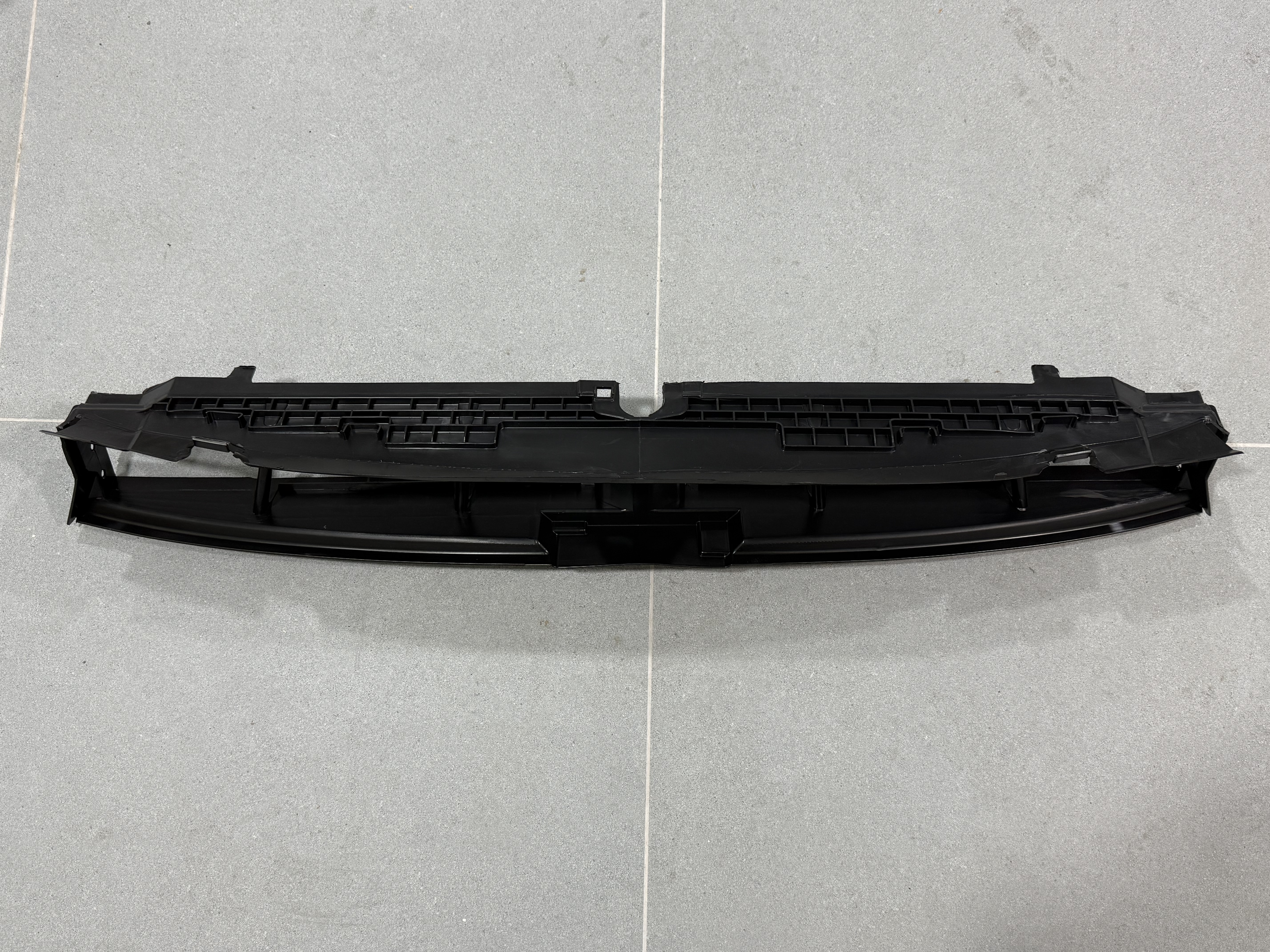 Жалюзі нижні не адаптивні BMW G30 G31 2020-2023 51749464209 рест. 4