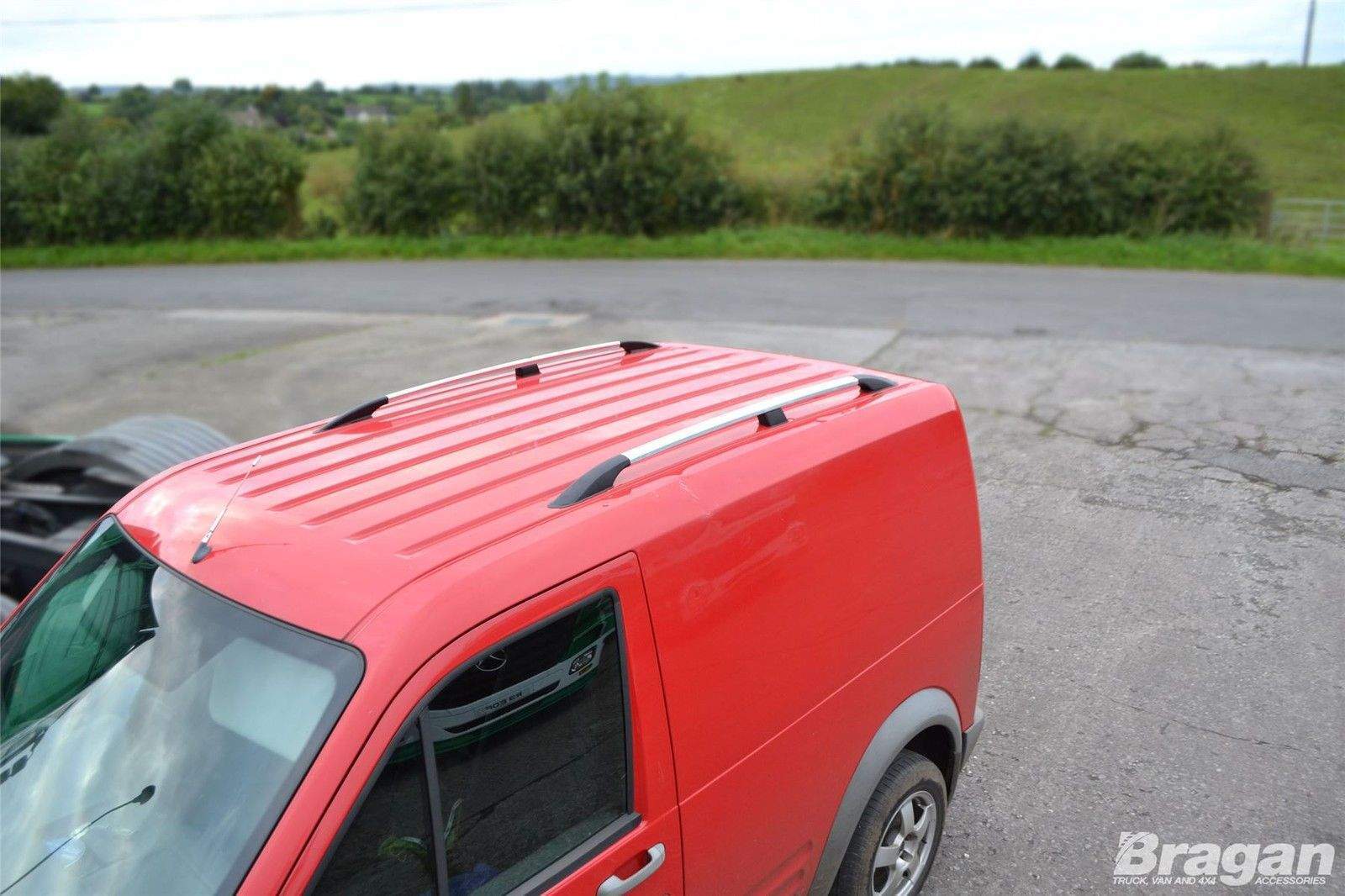 Рейлінги на дах із пластиковими кріпленнями Ford Transit Connect / Tourneo 2004-2014 КОРОТКА БАЗА, під хром (полірований алюміній) 2