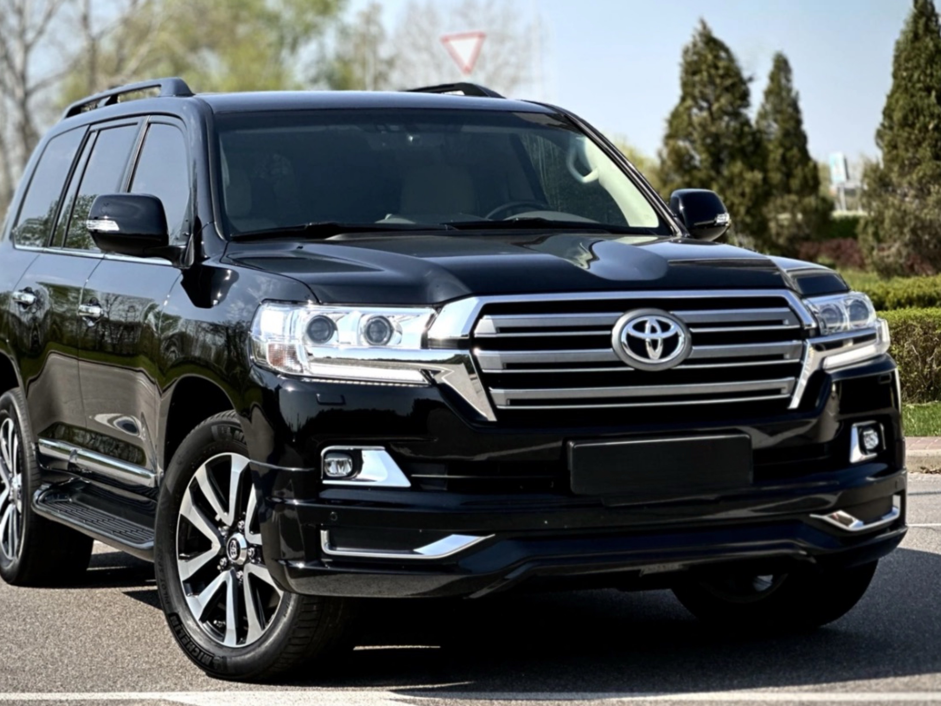 Обвіс спідниця переднього бампера Modellista Toyota Land Cruiser 200 2015-2021 колір чорний 202 6