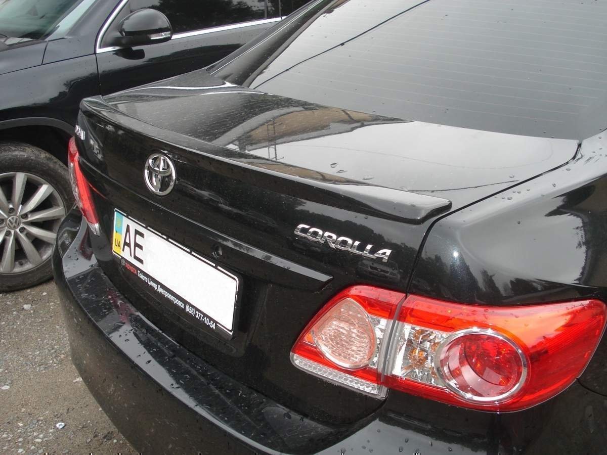 Спойлер ліп багажника Toyota Corolla 2007-2012 ABS пластик під фарбування