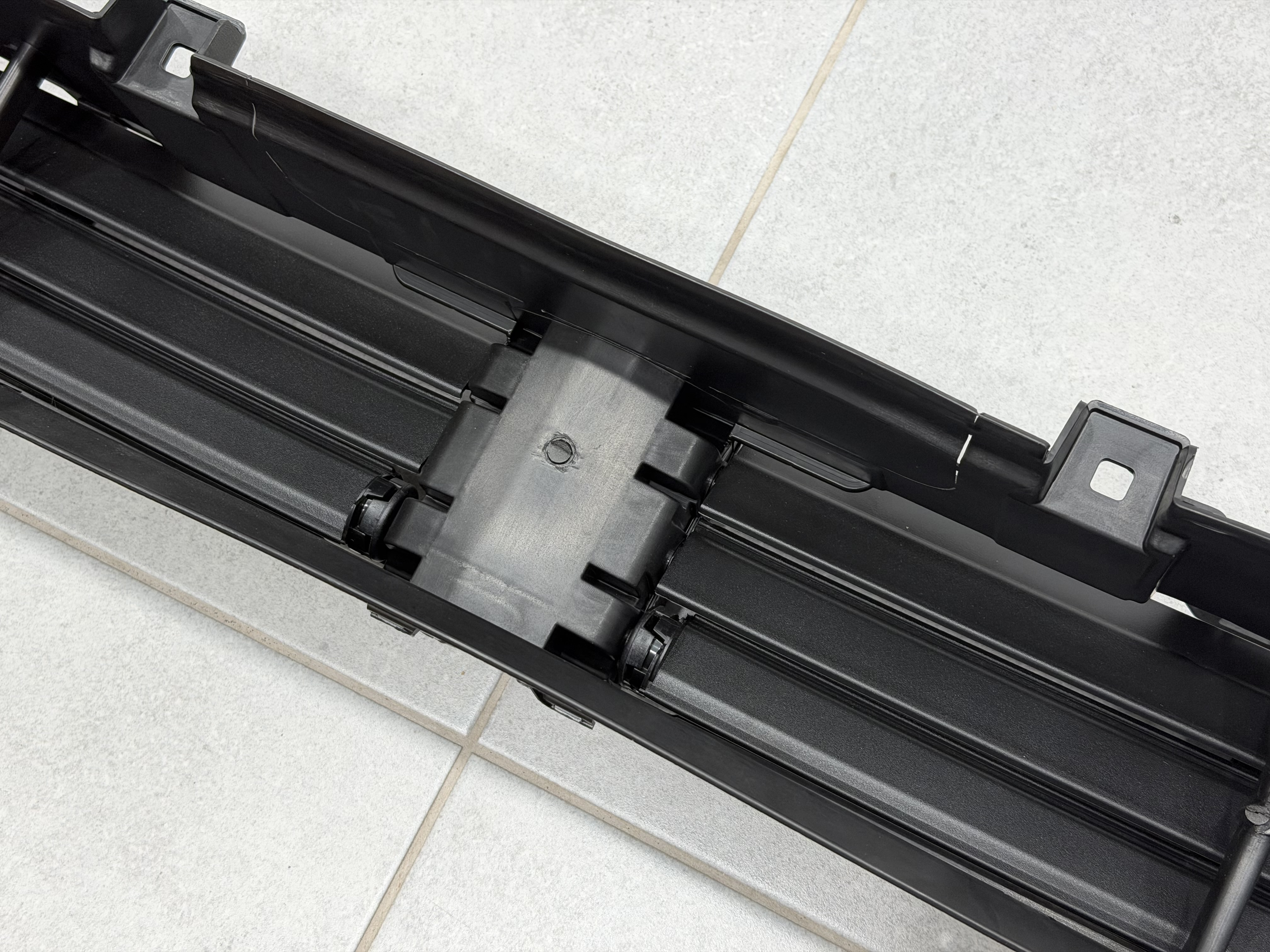 Жалюзі нижні з моторчиком 51745A1ACE2 BMW X3 G01 / X4 G02 LCI 2022-2024 6