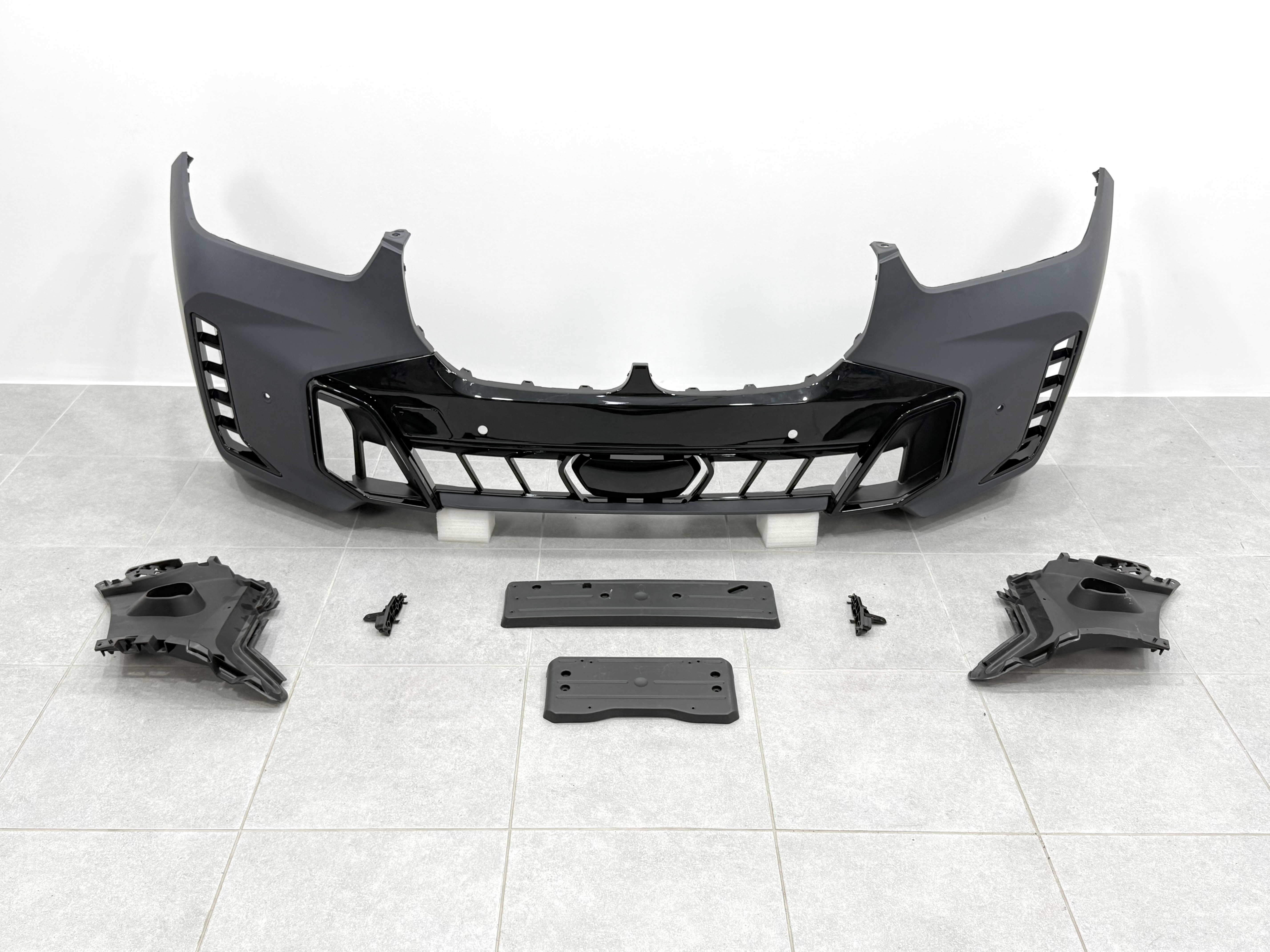 Передній бампер у зборі M paket M60i BMW X5 G05 2023- 2
