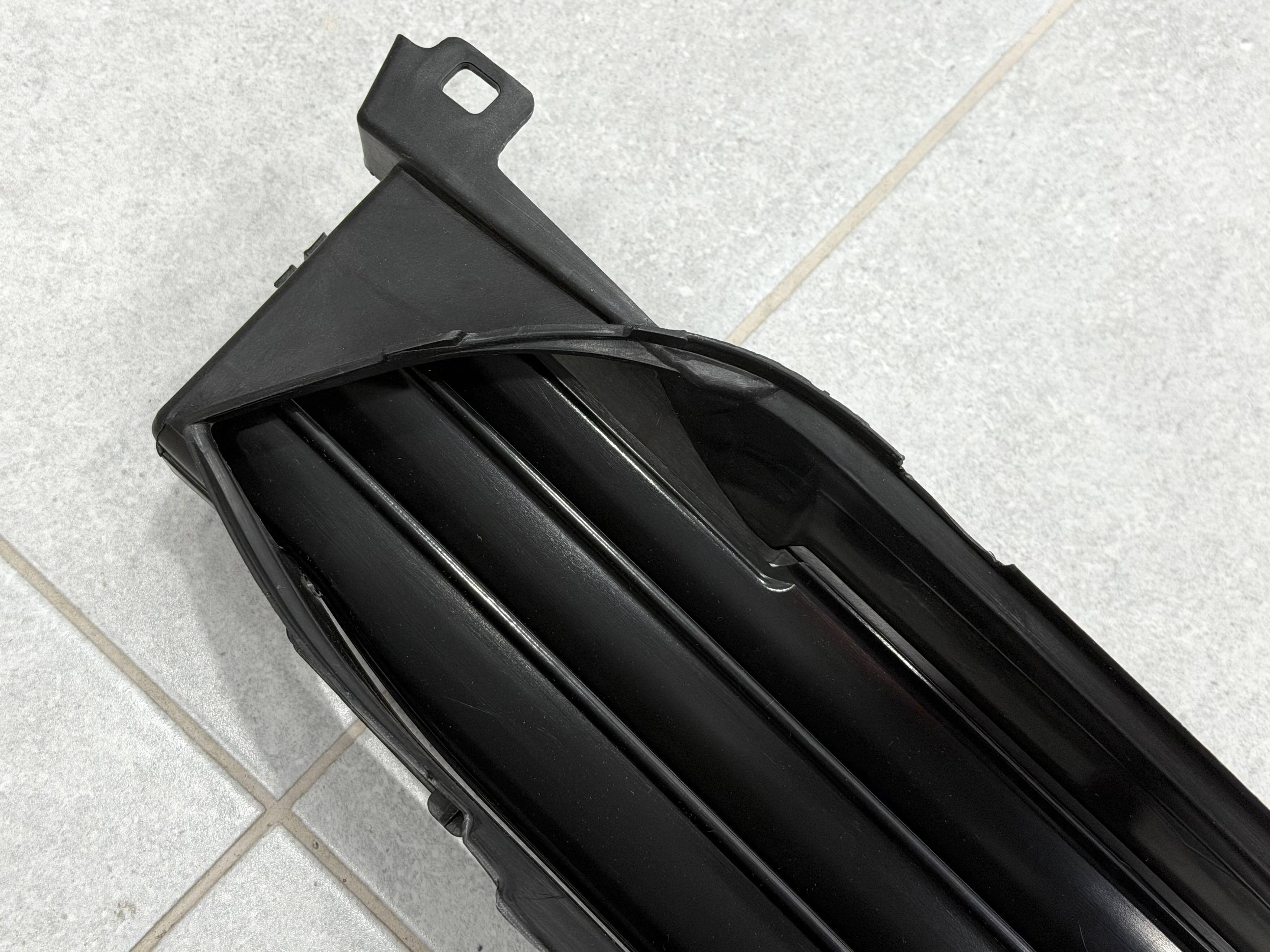Жалюзі нижні з моторчиком 51137497231 BMW X3 G01 / X4 G02 2018-2021 5
