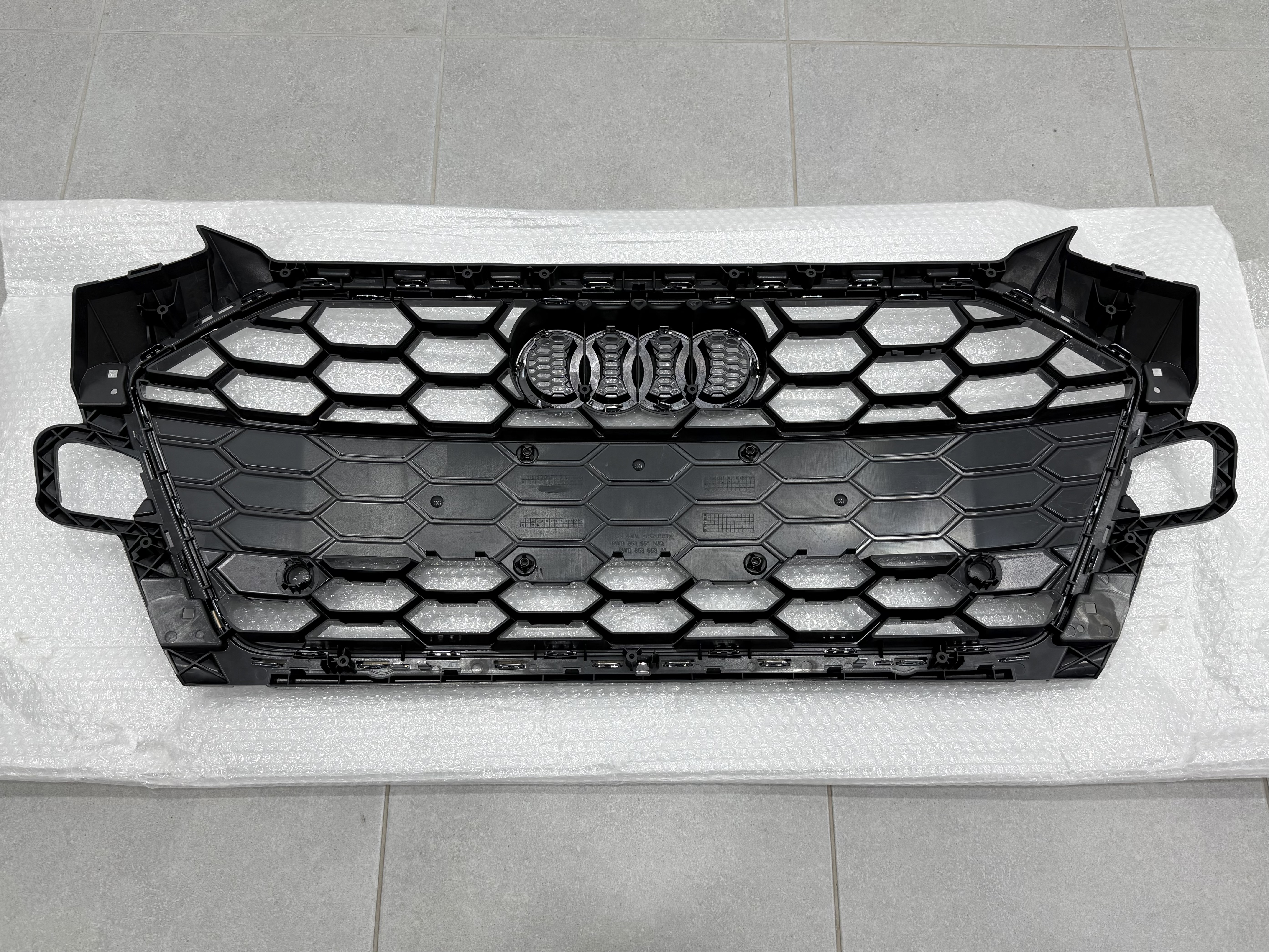 Решітка радіатора S-Line 8W0853651 для Audi A4 B9 2020-2023 4