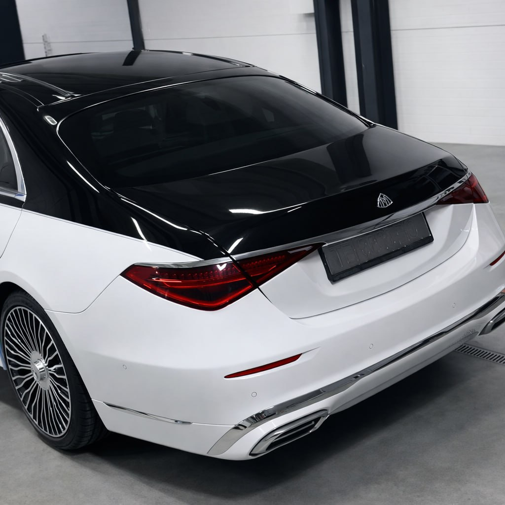 Комплект рестайлінга в W223 Maybach (з дверними ручками і вставками) 4