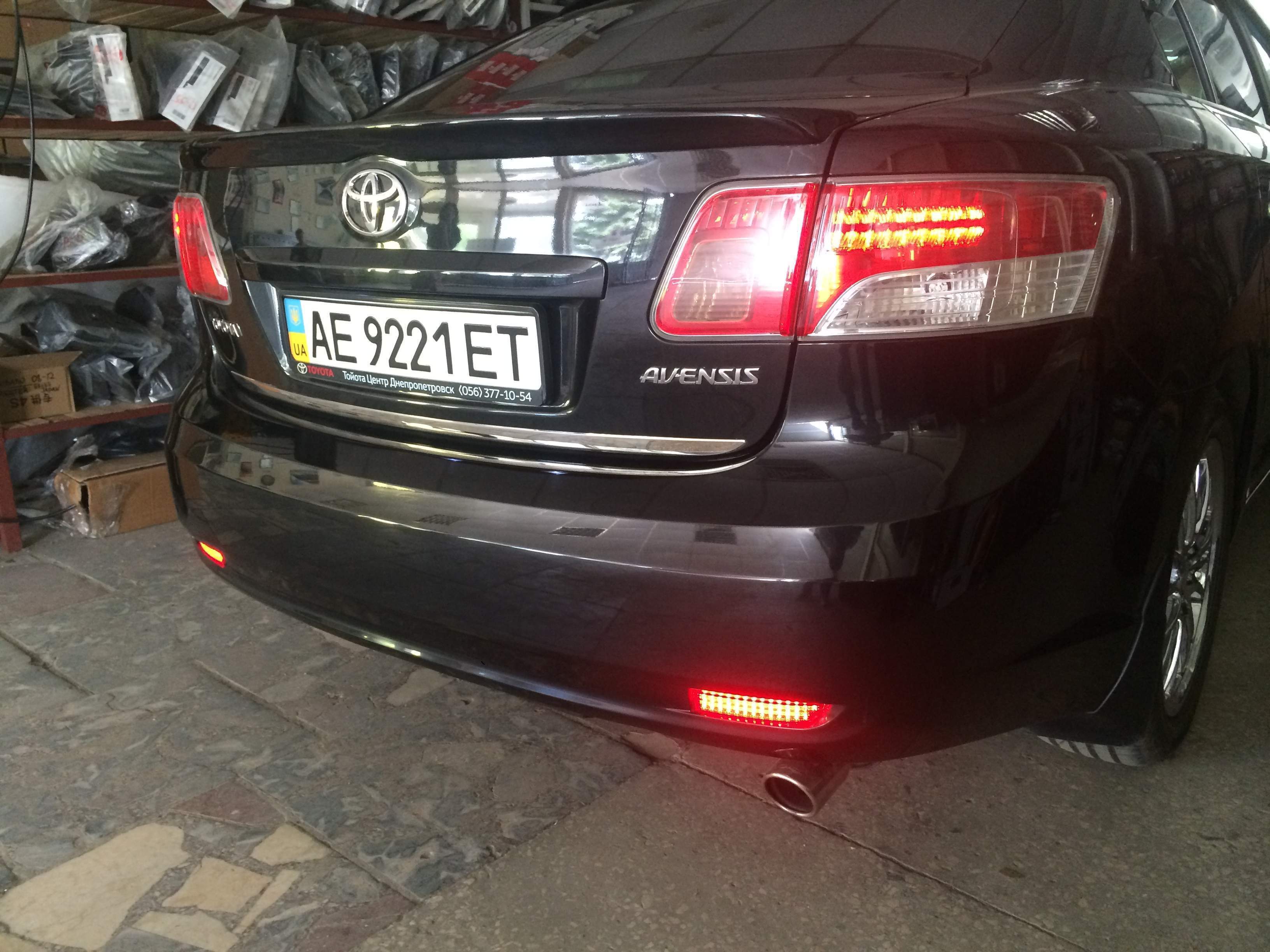 Габаритні вогні Toyota Avensis 2009-2012 2