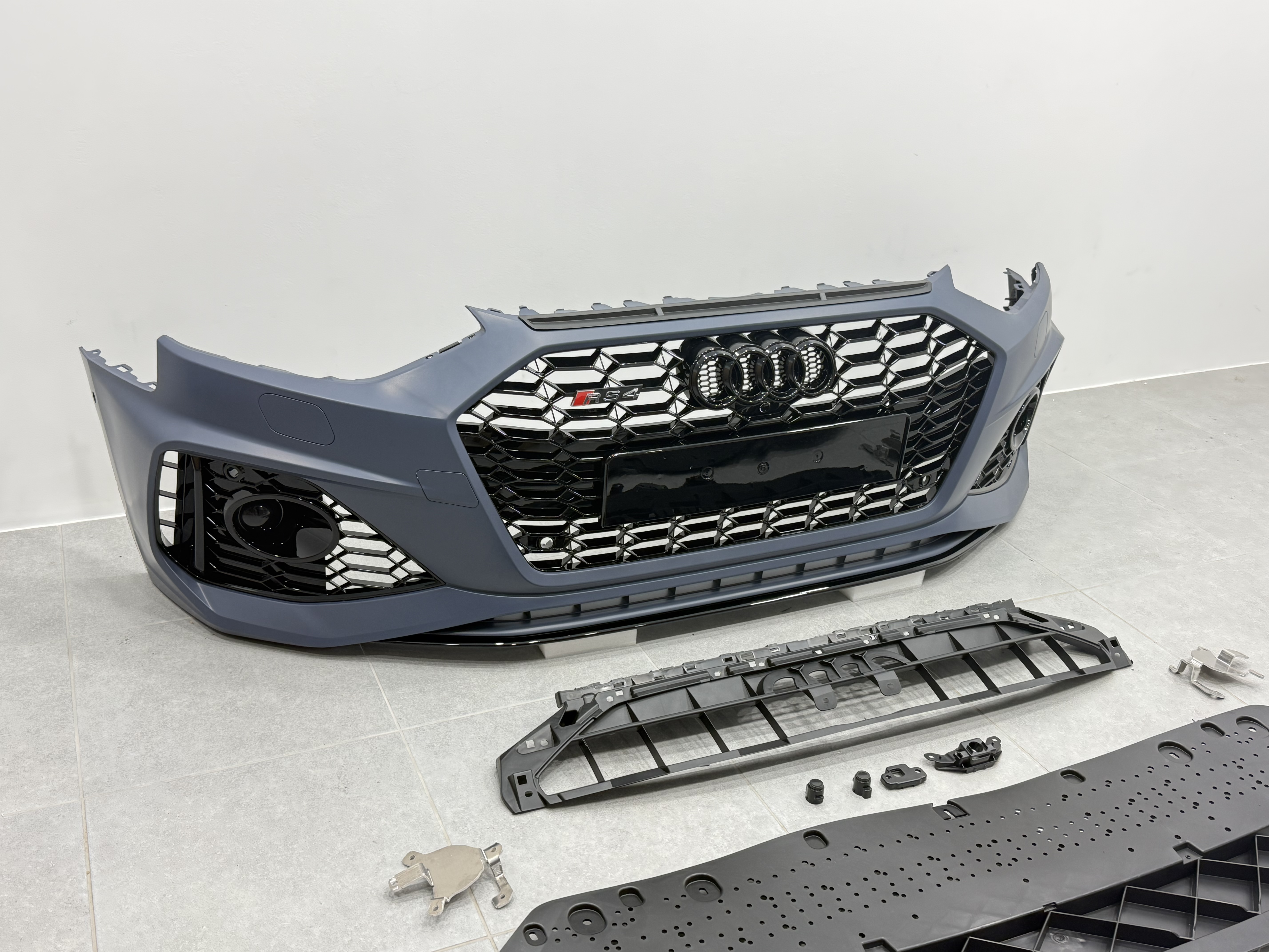 Бампер передній у стилі RS4 для Audi A4 2020-2023 6