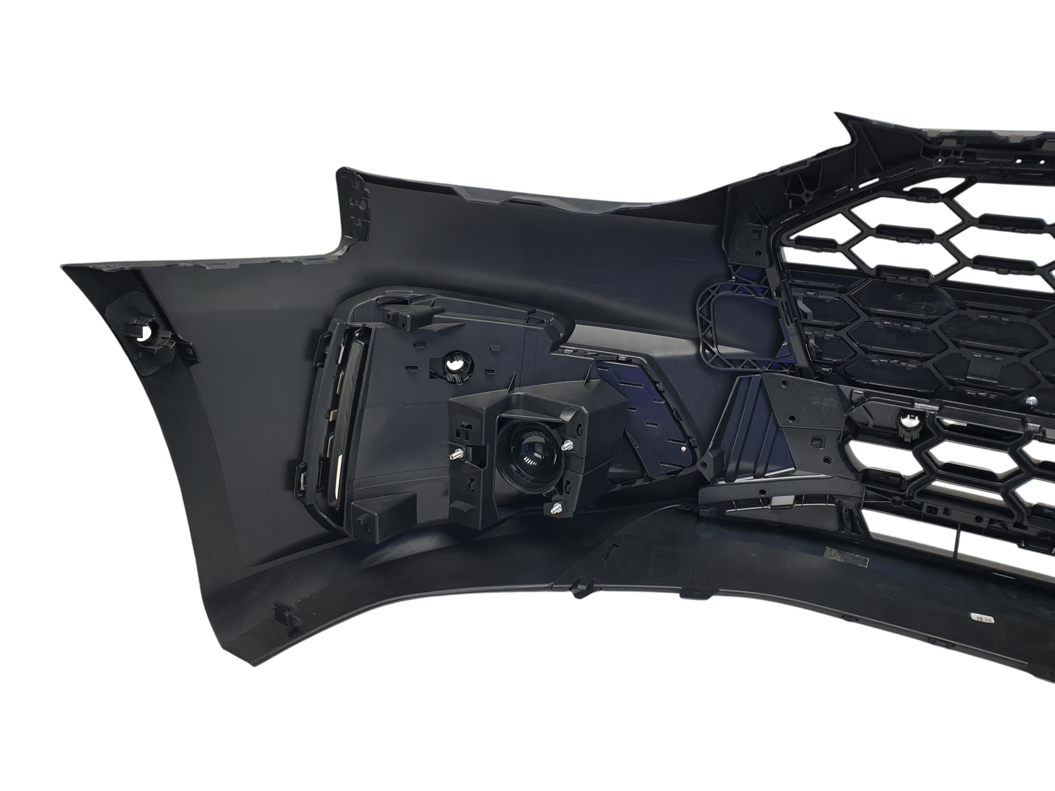 Передній бампер (S-Line) V2 на Audi A4 B9 2019-2023 року 4