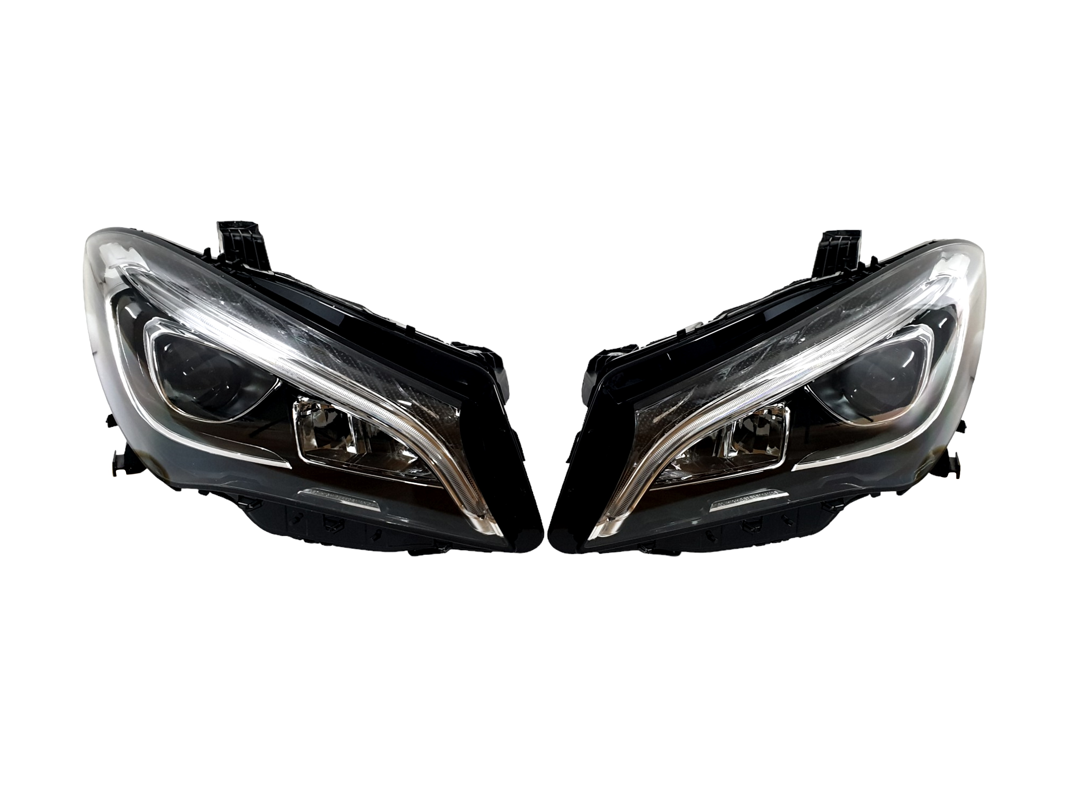 Передні фари Full LED (апгрейд з Xenon) на Mercedes-Benz CLA-Class C117 2017-2019 року