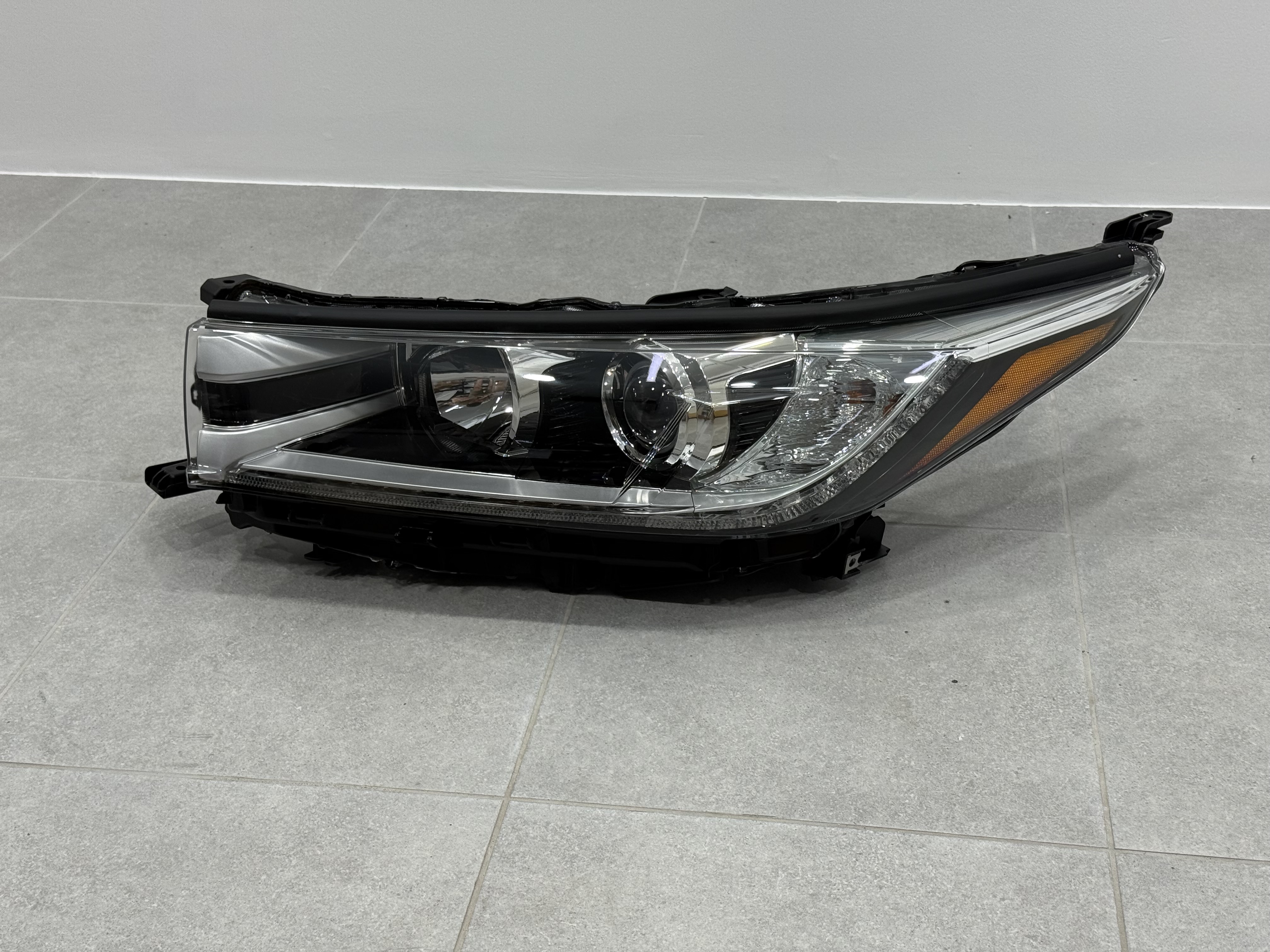 Ліва фара LIMITED для Toyota Highlander 2017-2019 3