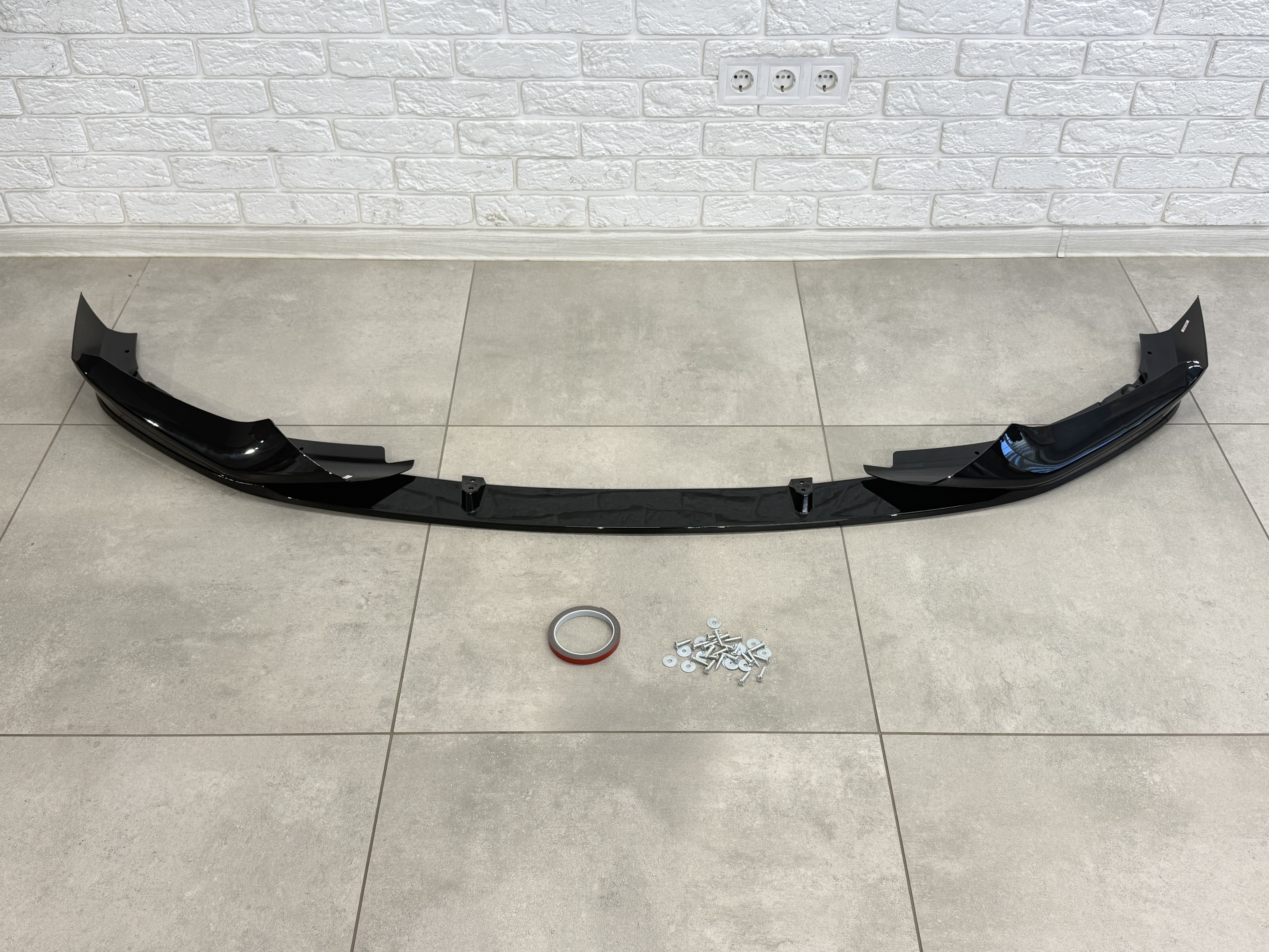 Накладка переднього бампера M Performance BMW 5 series G30 G31 2017-2020, чорний глянець 2