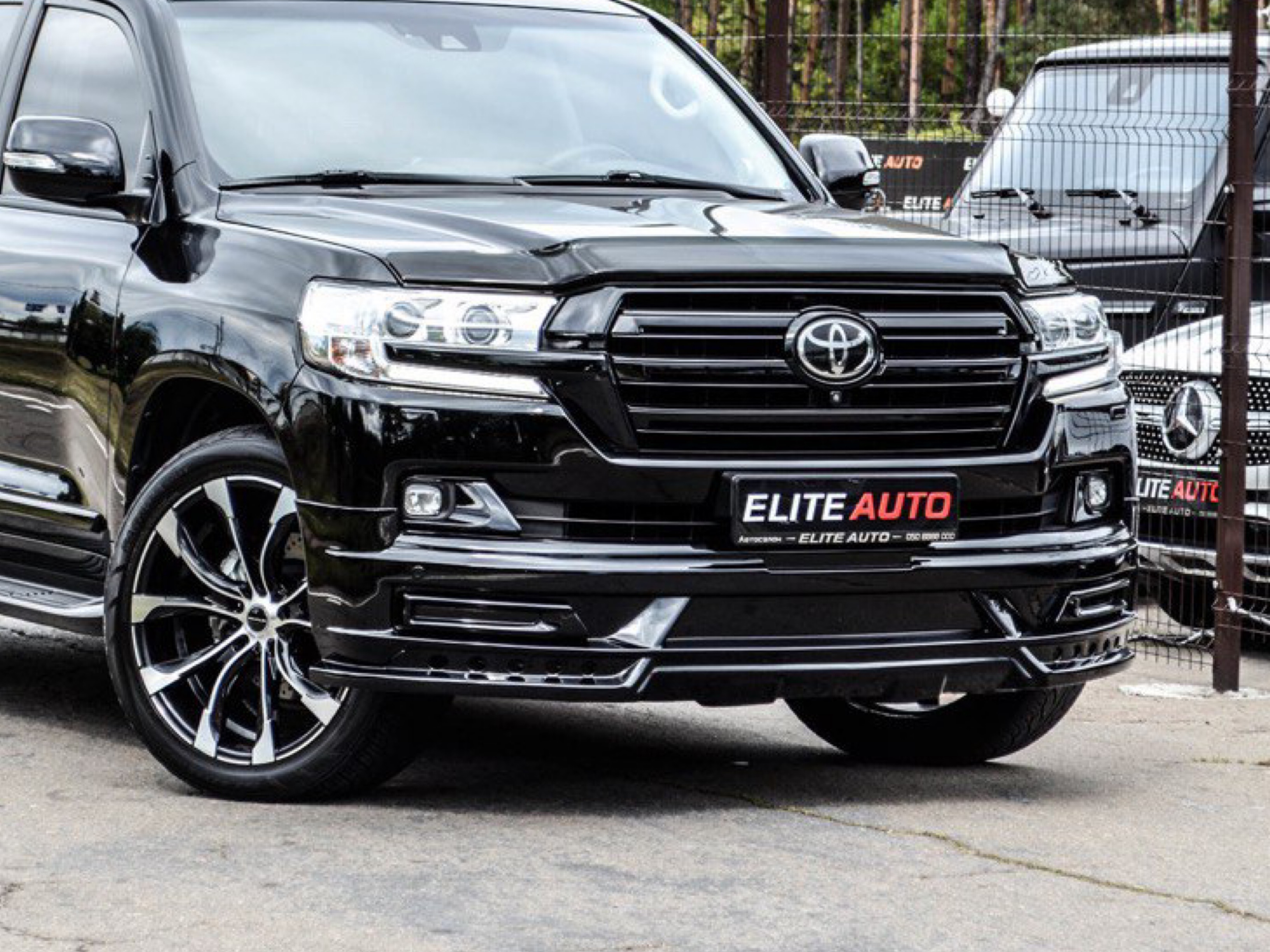 Обвіс тюнінг переднього бампера WALD Toyota Land Cruiser 200 2016-2022 колір чорний 3
