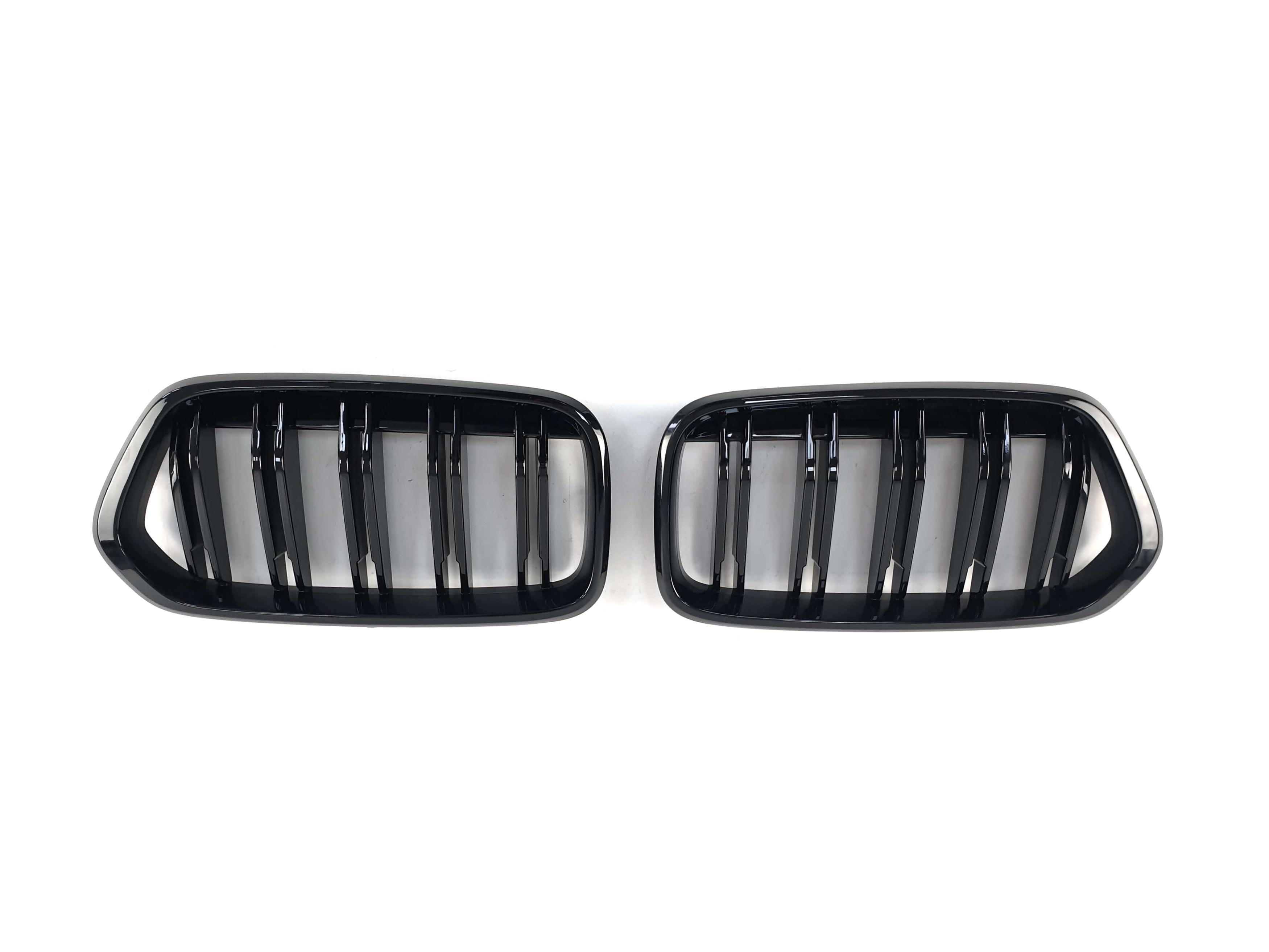 Ніздрі Чорний глянець (Подвійні M-Look) на BMW X2 F39 2018-2022 року