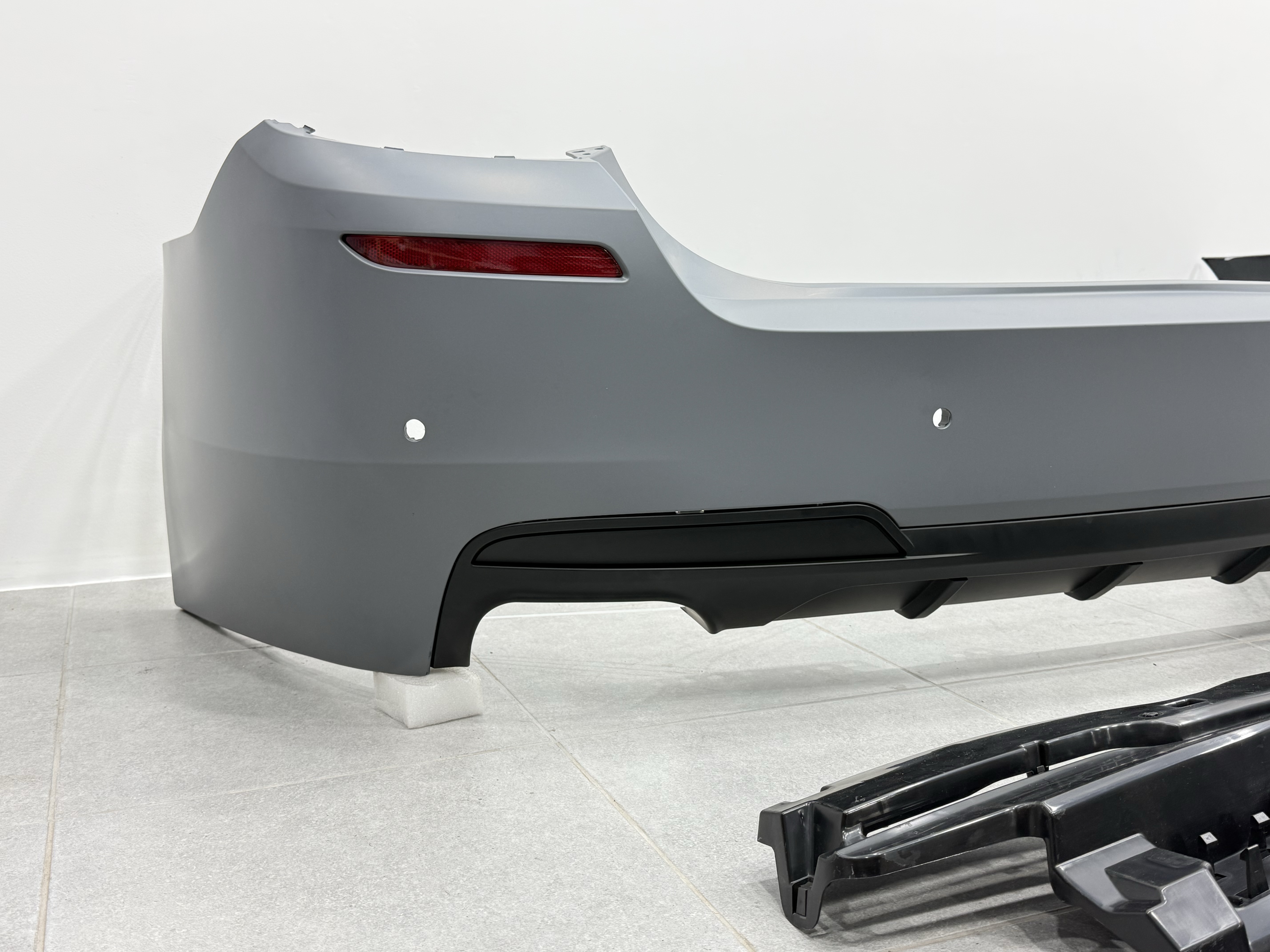Задній бампер M Paket BMW 5 Series F10 2010-2017 3