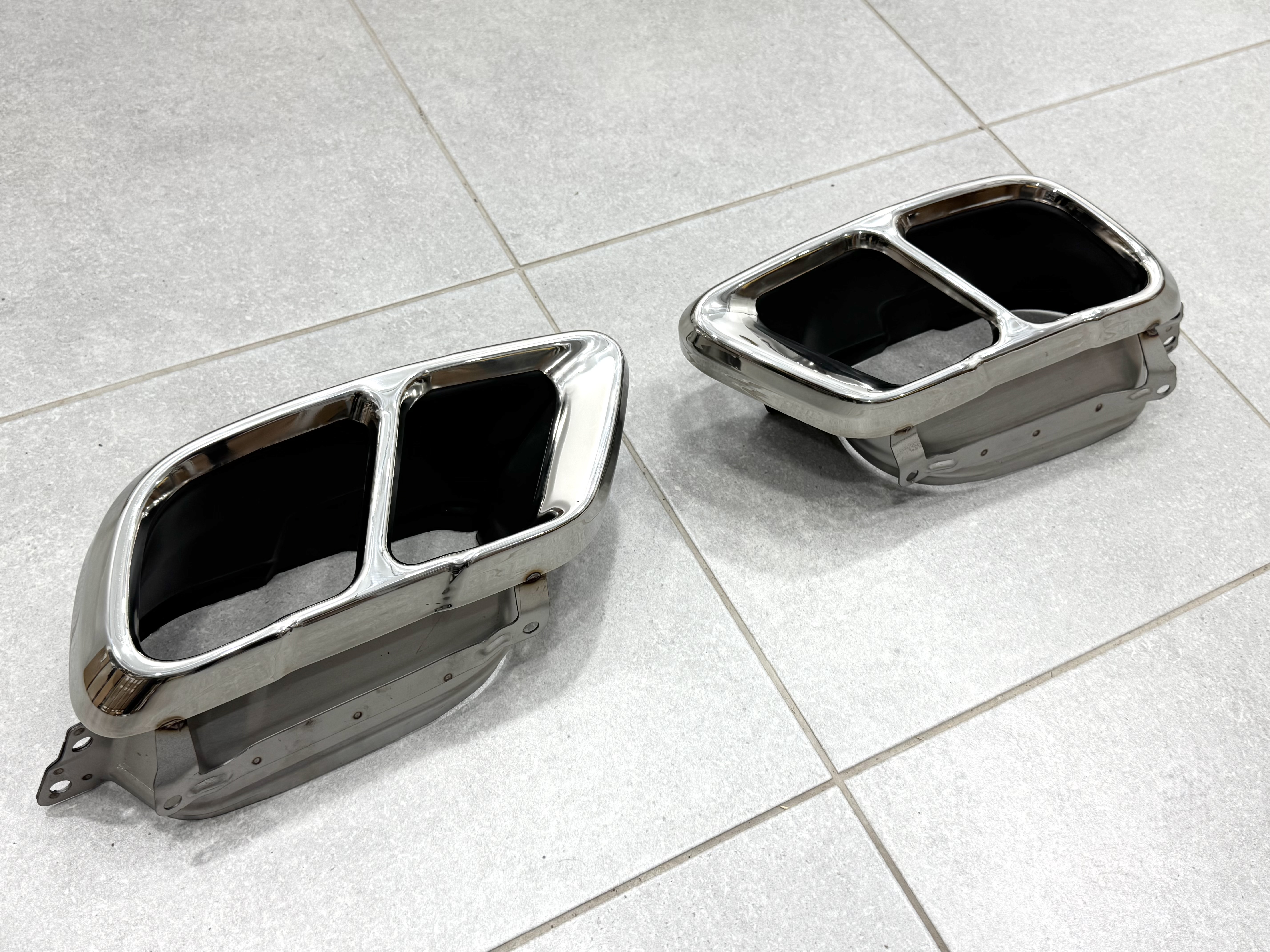 Насадки на вихлопні труби M50i LCI для BMW X5 G05 / X6 G06 / X7 G07 хром 3