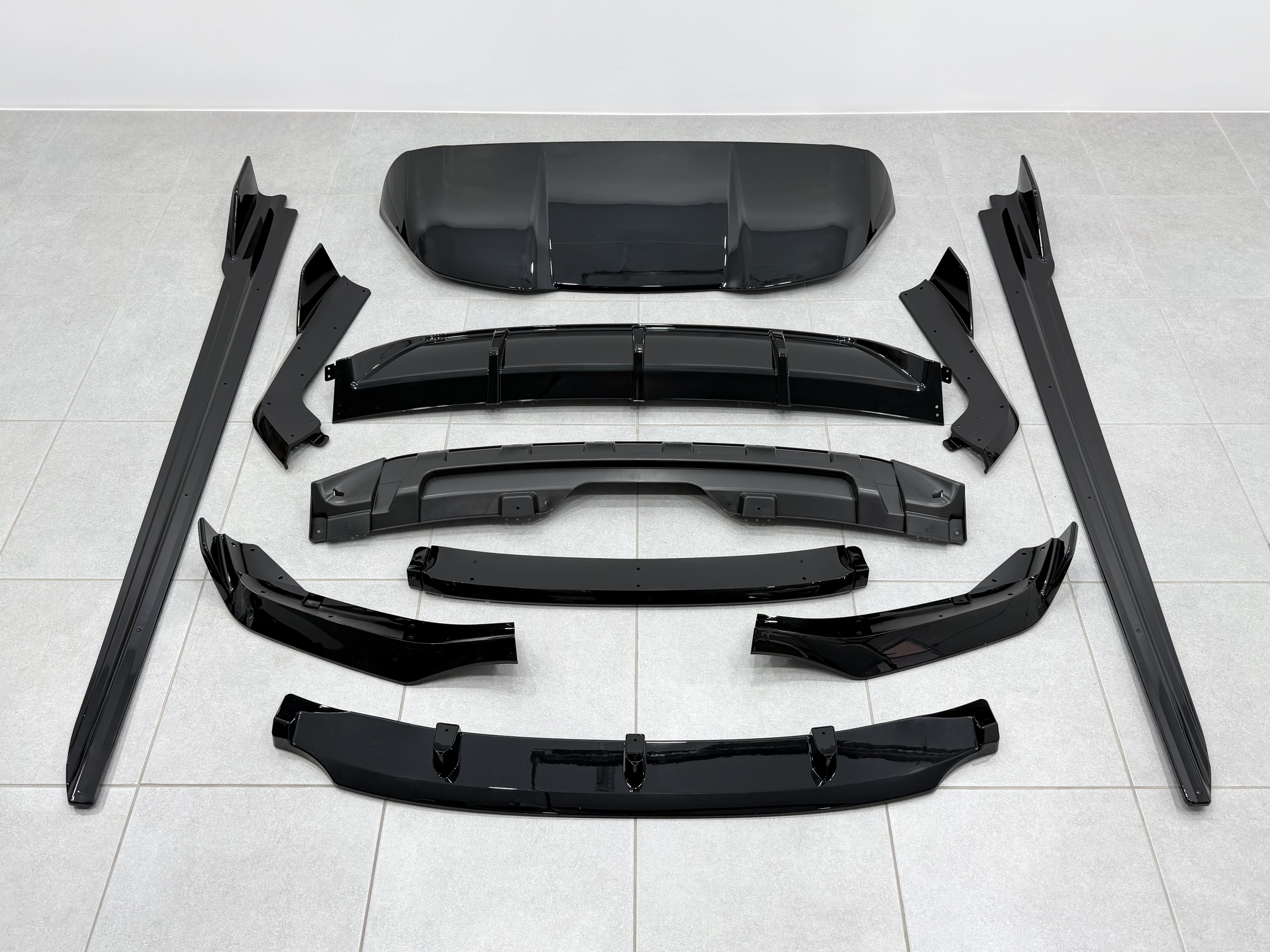 Комплект обвісу M-Performance (юбка, дифузор, леза, козирок) для BMW X5 F15 2014-2018, колір чорний глянець 2