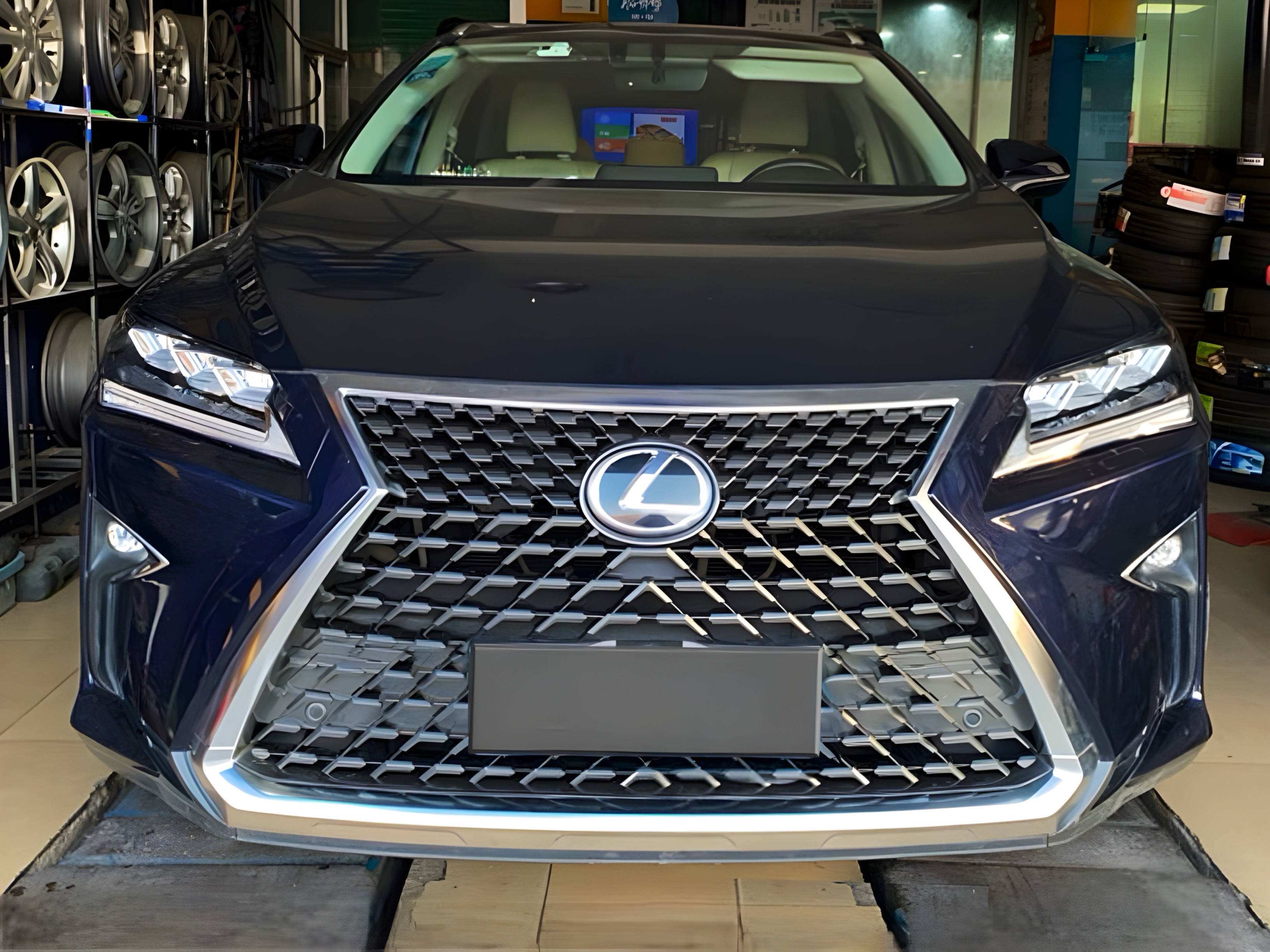 Решітка радіатора Lexus RX 2015-2019 у стилі рестайлінг 2020 колір графіт 2