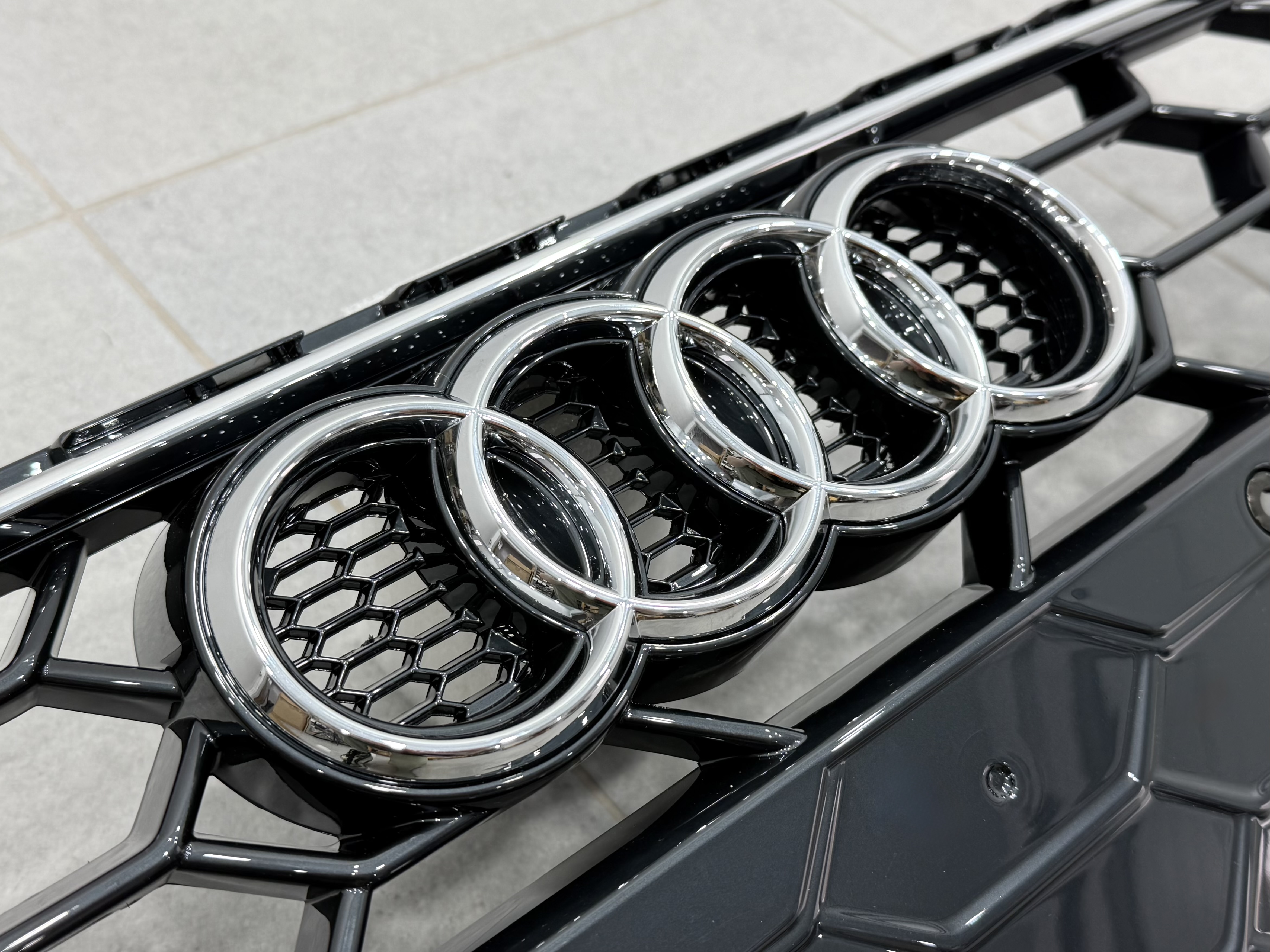 Решітка радіатора S-Line 8W0853651 для Audi A4 B9 2020-2023 5
