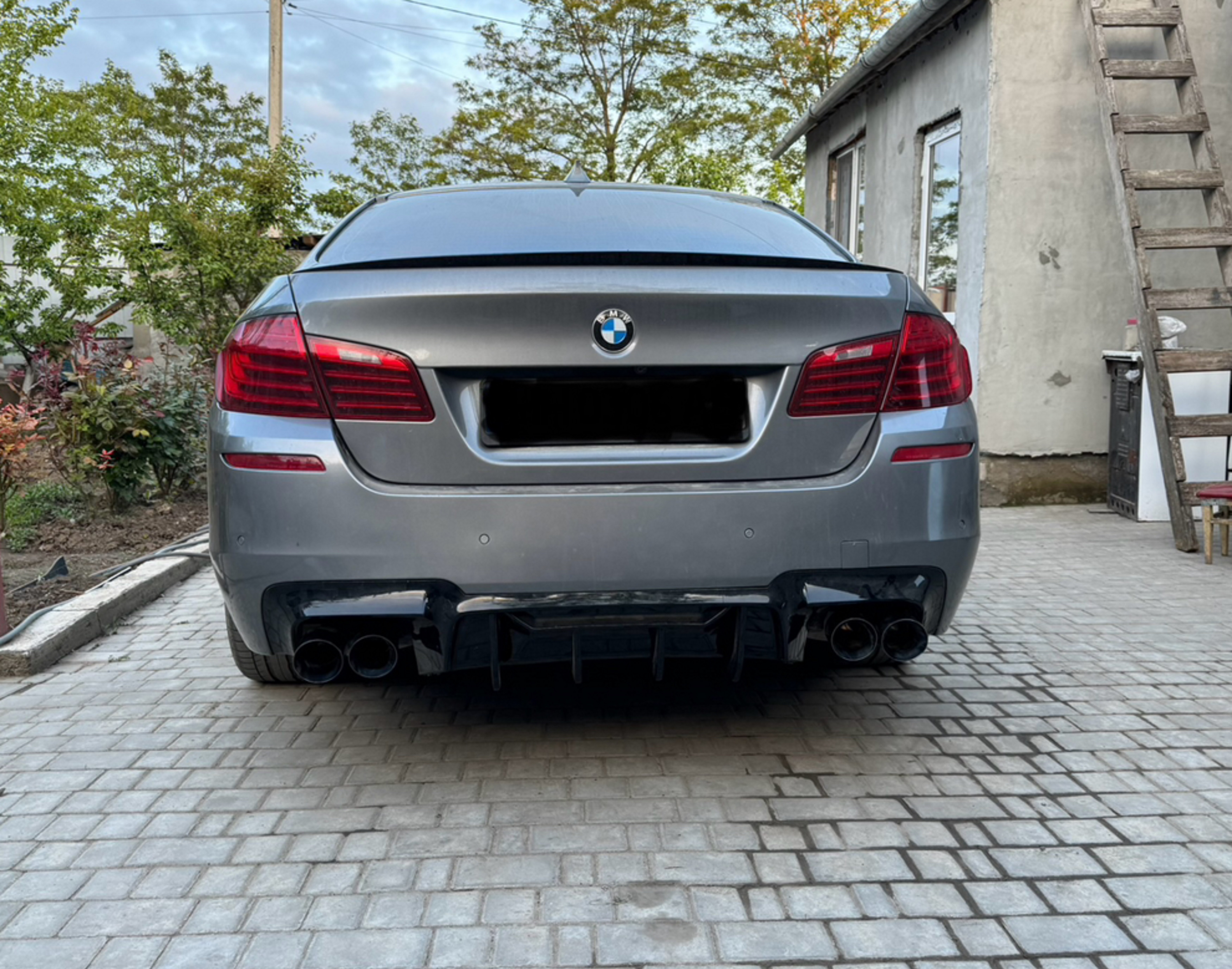 Спойлер Чорний глянець (стиль M5) на BMW 5 Series F10 / F11 2010-2017 року 6