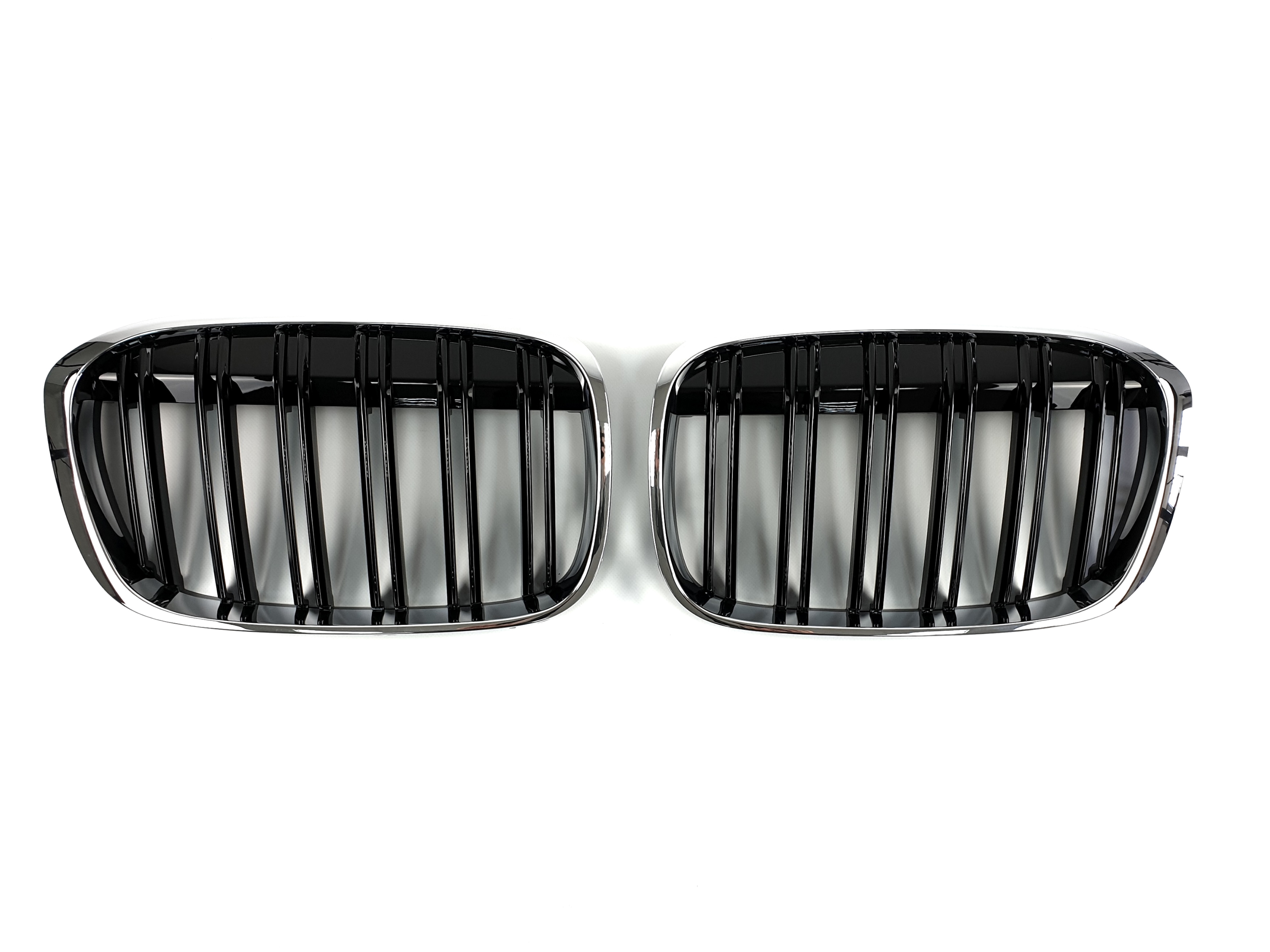 Ніздрі Чорні Глянець Хром Рамка (Подвійні M-Look) на BMW X1 F48 2015-2019 року