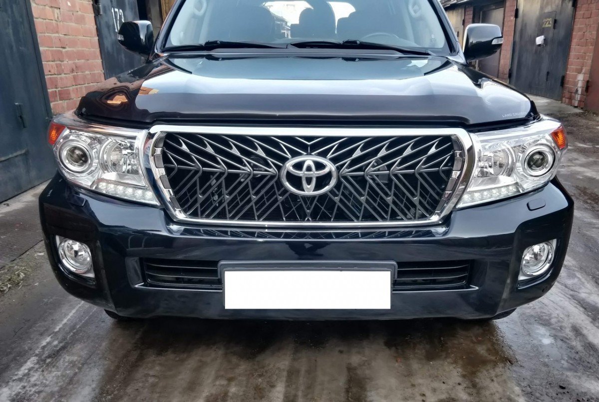 Решітка радіатора TRD Toyota Land Cruiser 200 2007-2015 темно-сіра