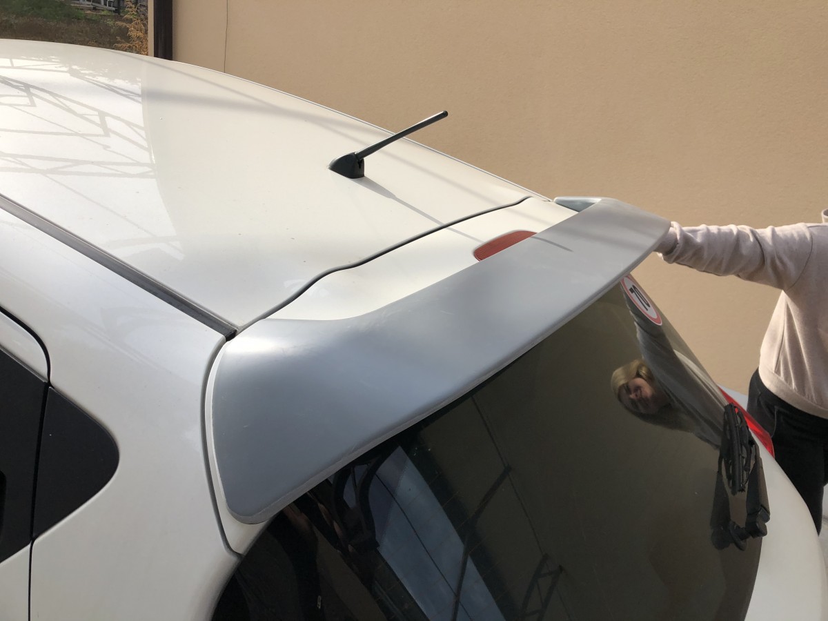 Спойлер козирок Nissan Juke 2011-2018 ABS пластик під фарбування 5