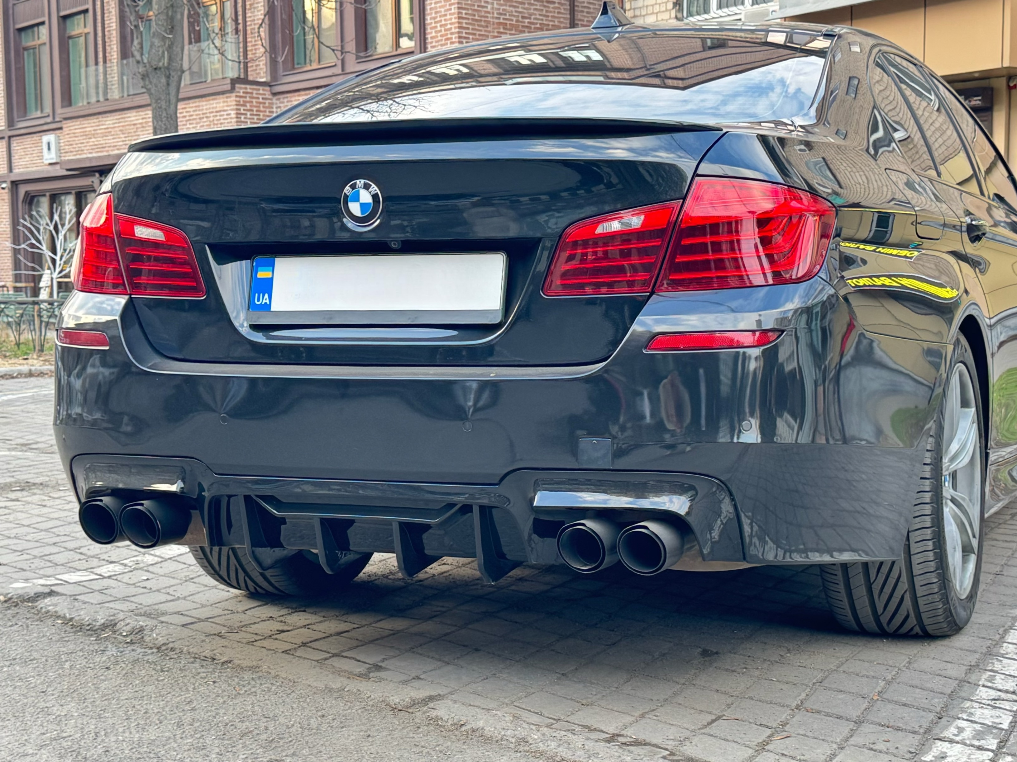 Дифузор накладка заднього бампера Competition стиль BMW 5 series F10 2010-2016 ДО БАМПЕРА М ПАКЕТ, чорний глянець 4